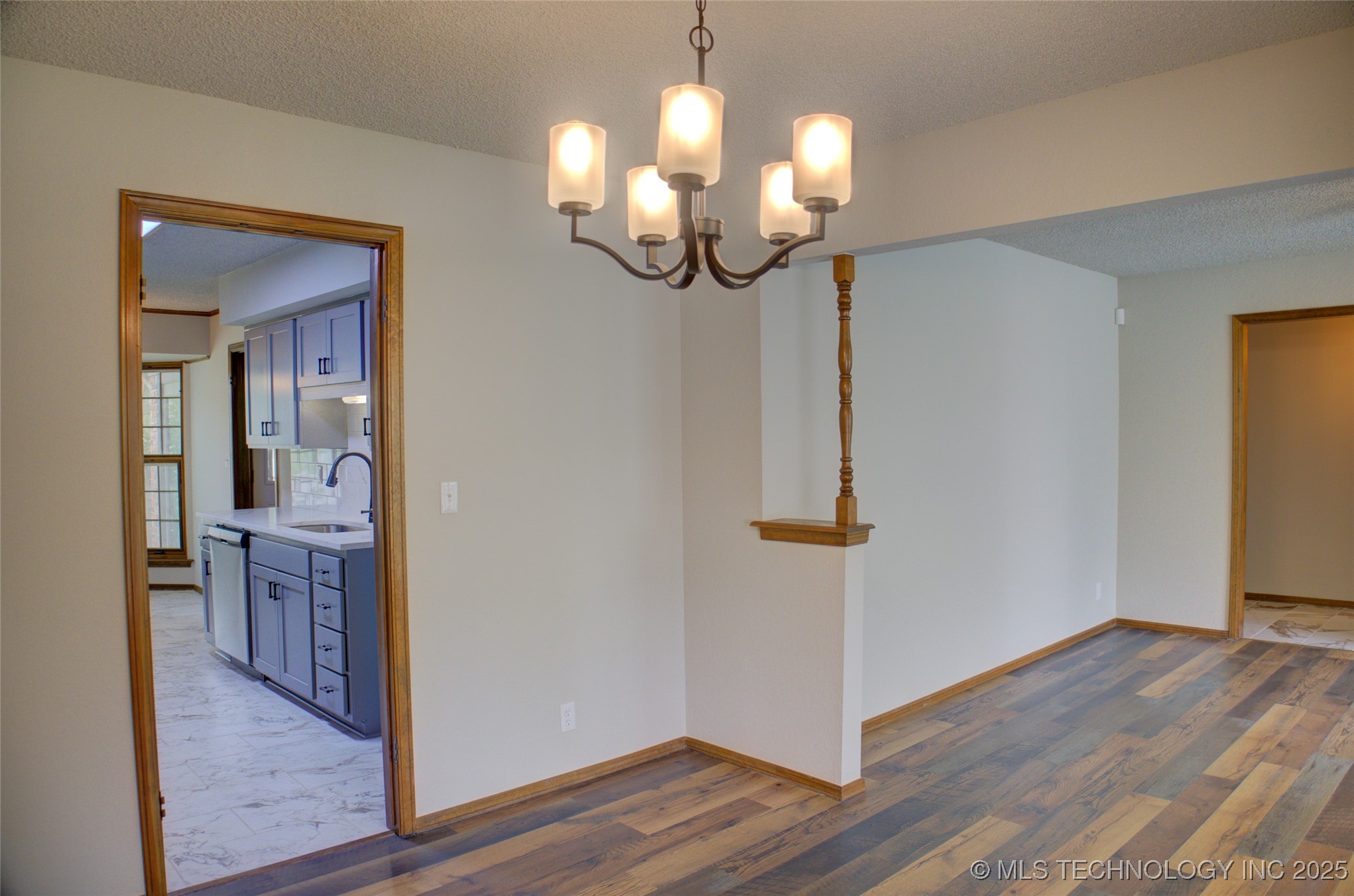 8242 S Sandusky Avenue Property Photo 11