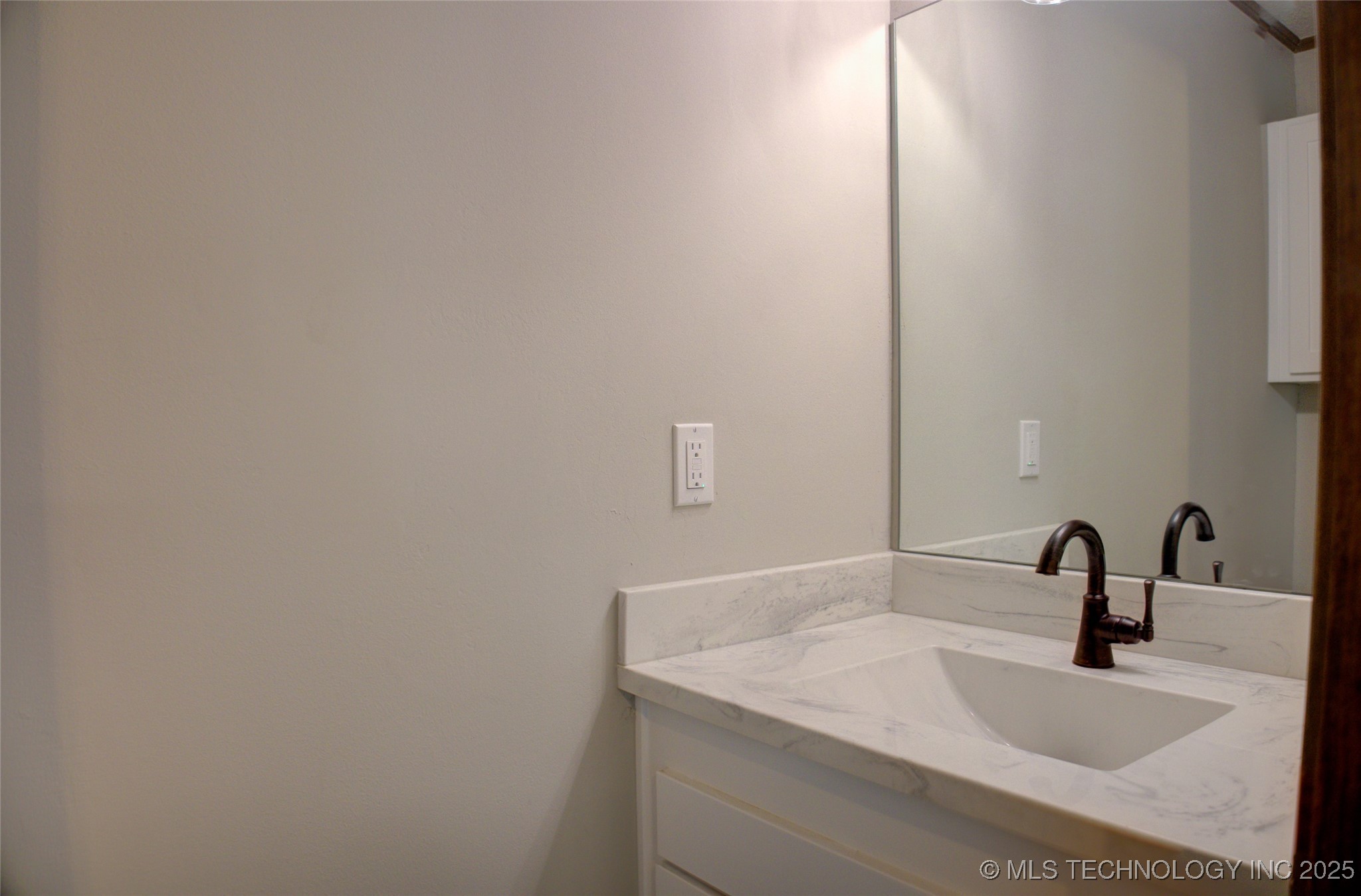 8242 S Sandusky Avenue Property Photo 12