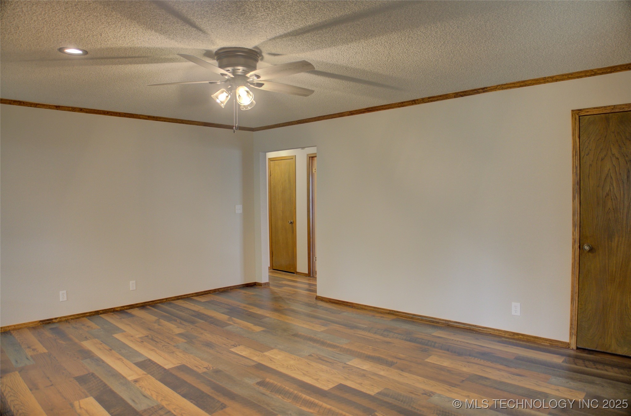 8242 S Sandusky Avenue Property Photo 16