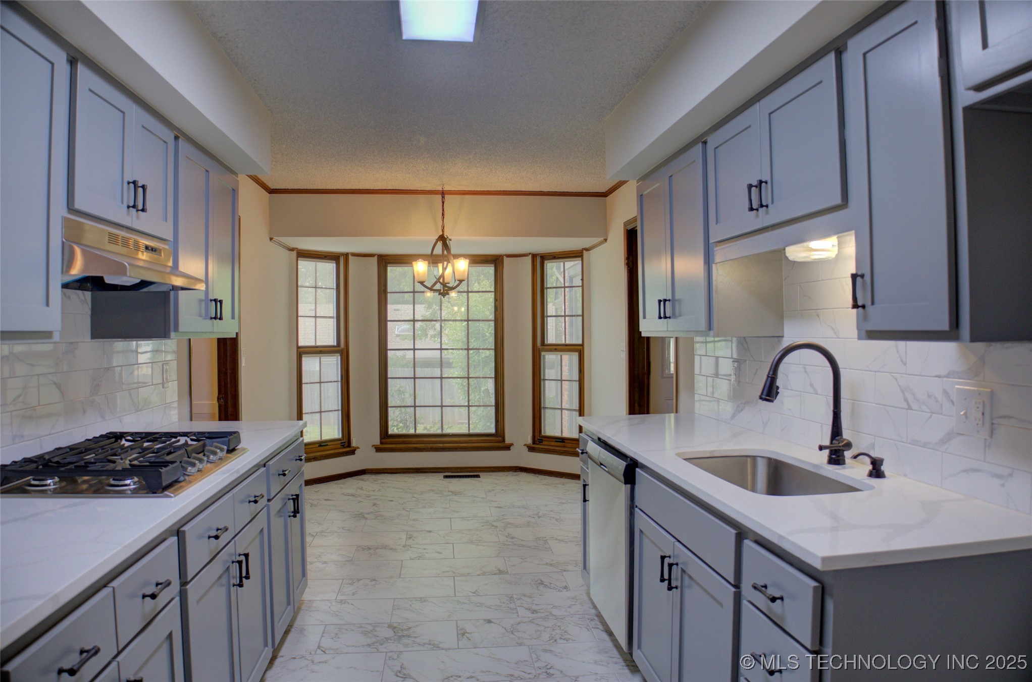 8242 S Sandusky Avenue Property Photo 20