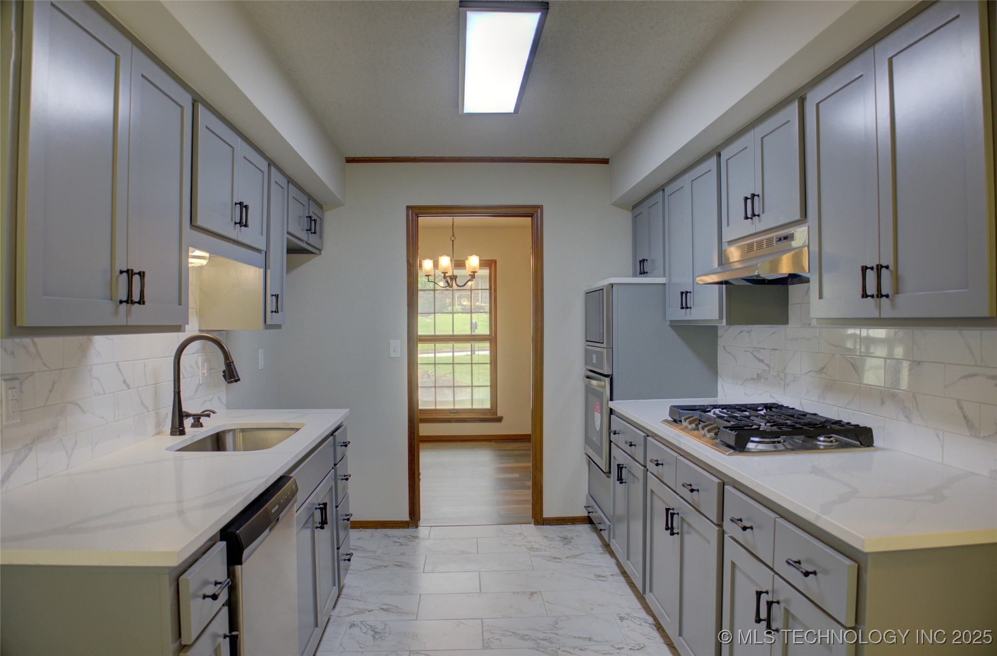 8242 S Sandusky Avenue Property Photo 22