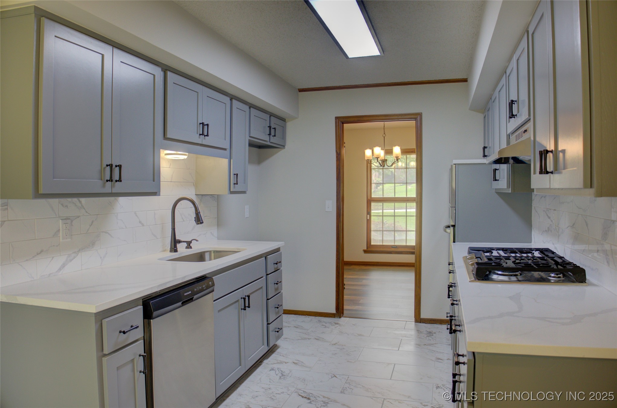 8242 S Sandusky Avenue Property Photo 23