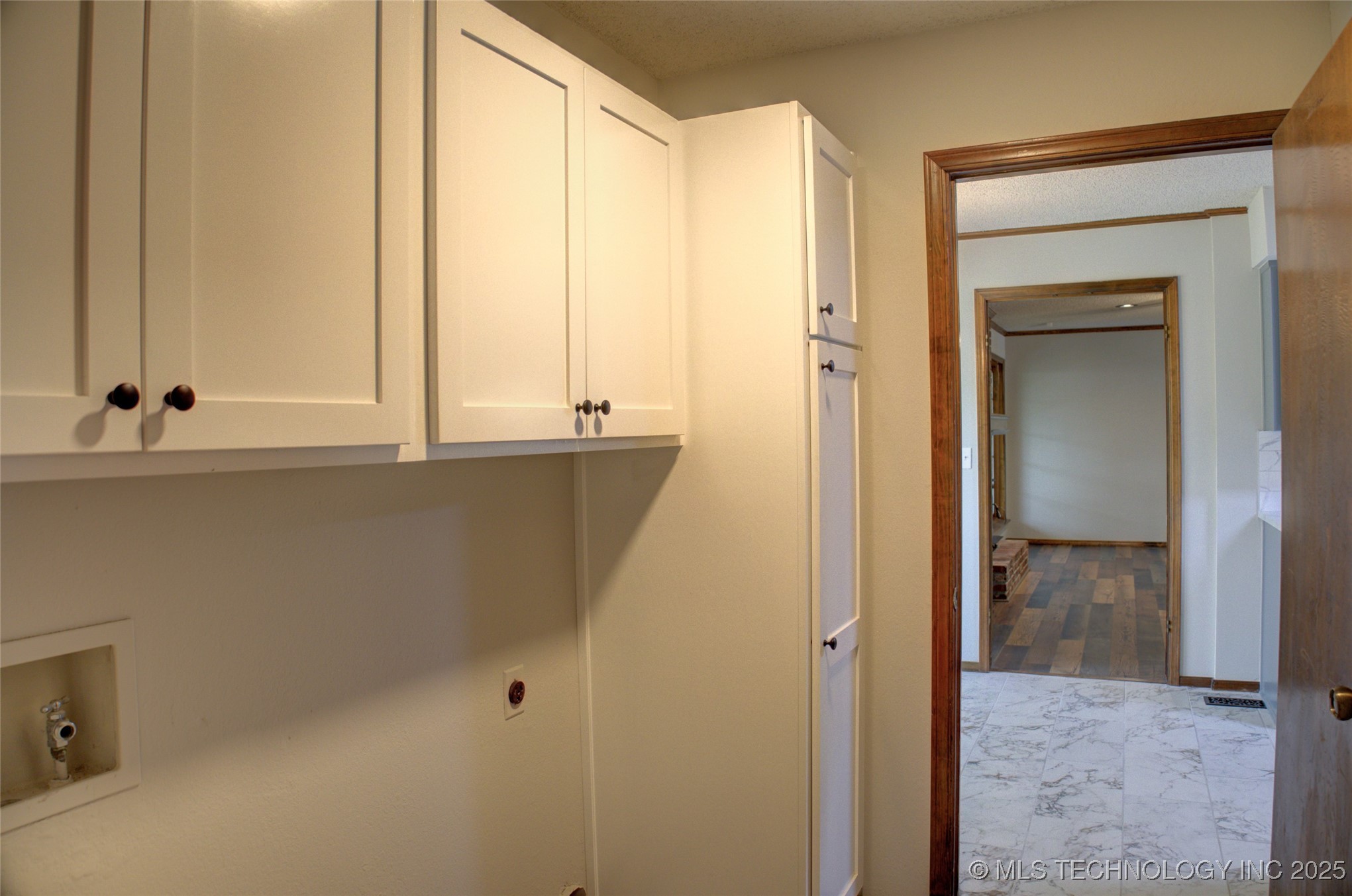 8242 S Sandusky Avenue Property Photo 28