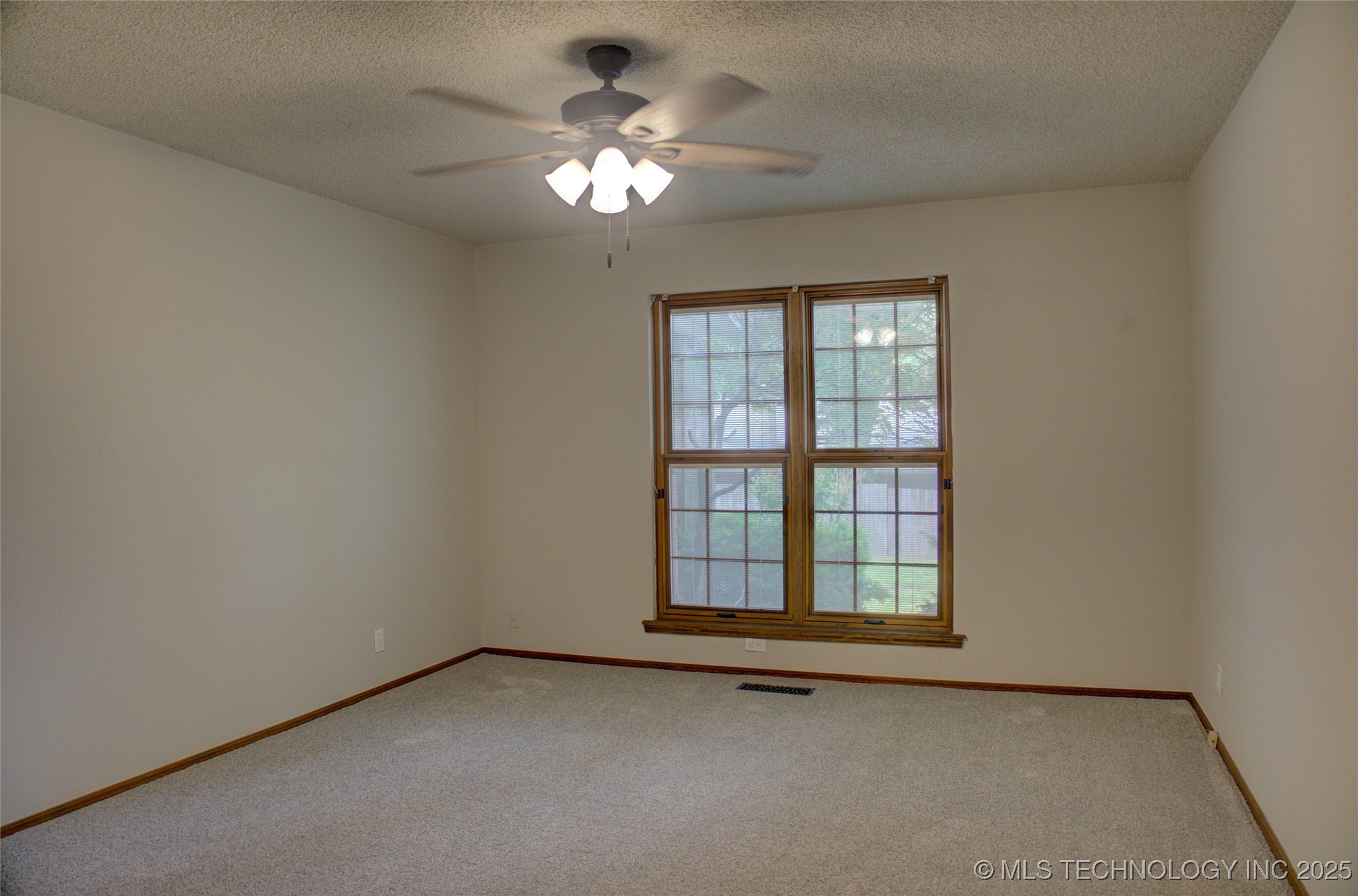 8242 S Sandusky Avenue Property Photo 32