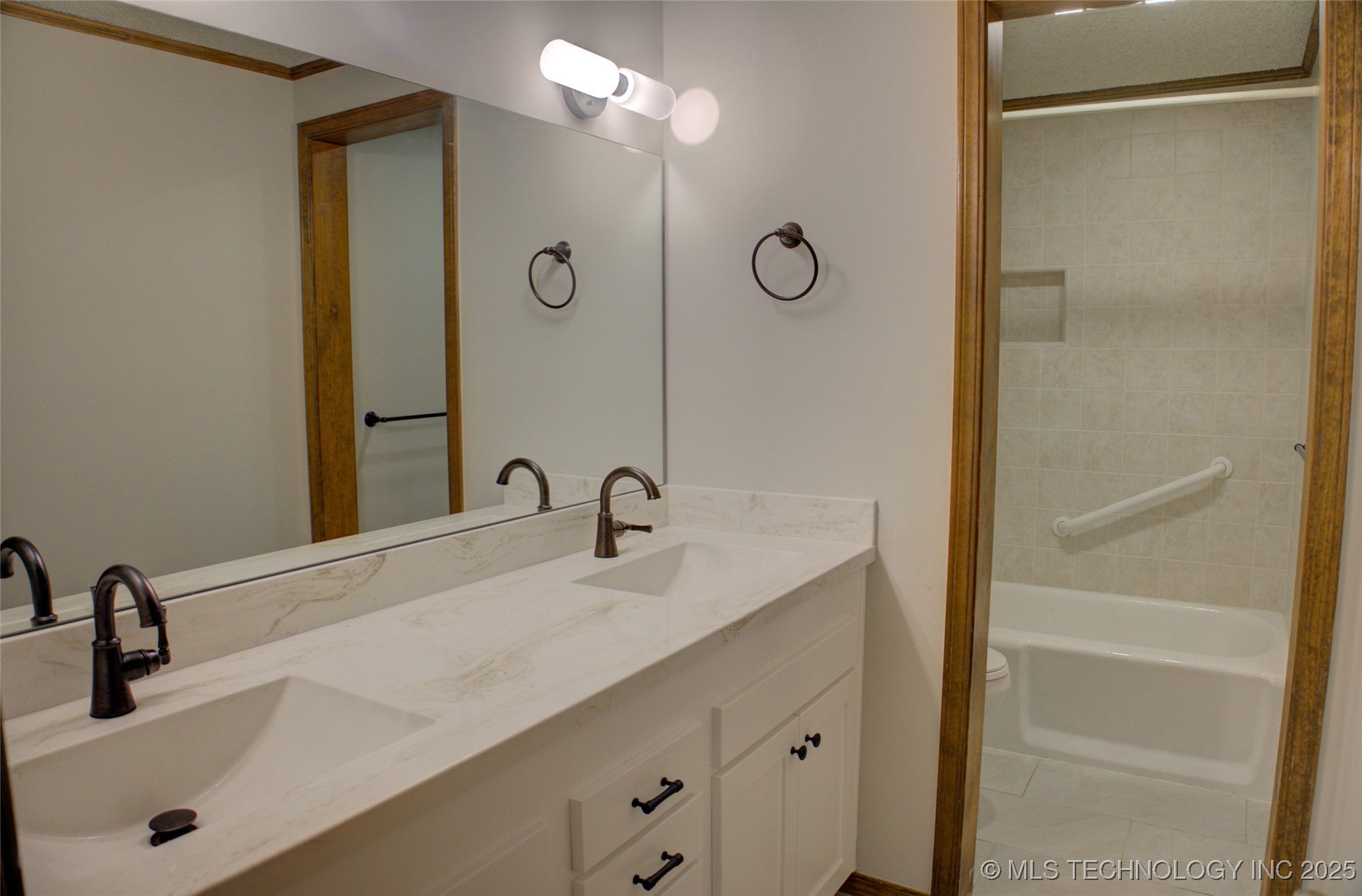 8242 S Sandusky Avenue Property Photo 42