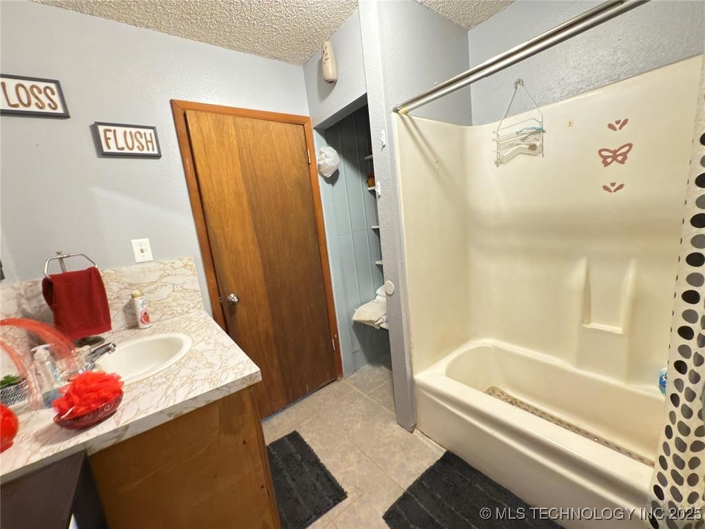 315 Noble Property Photo 11