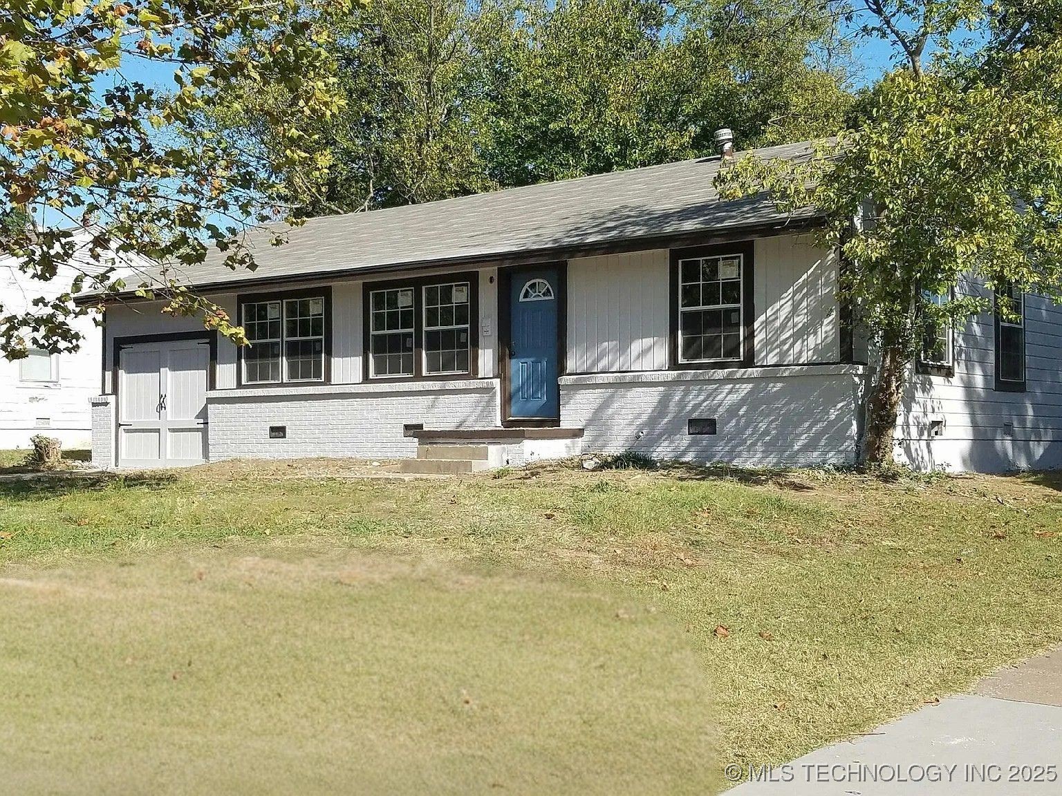 4939 N Trenton Avenue Property Photo 1