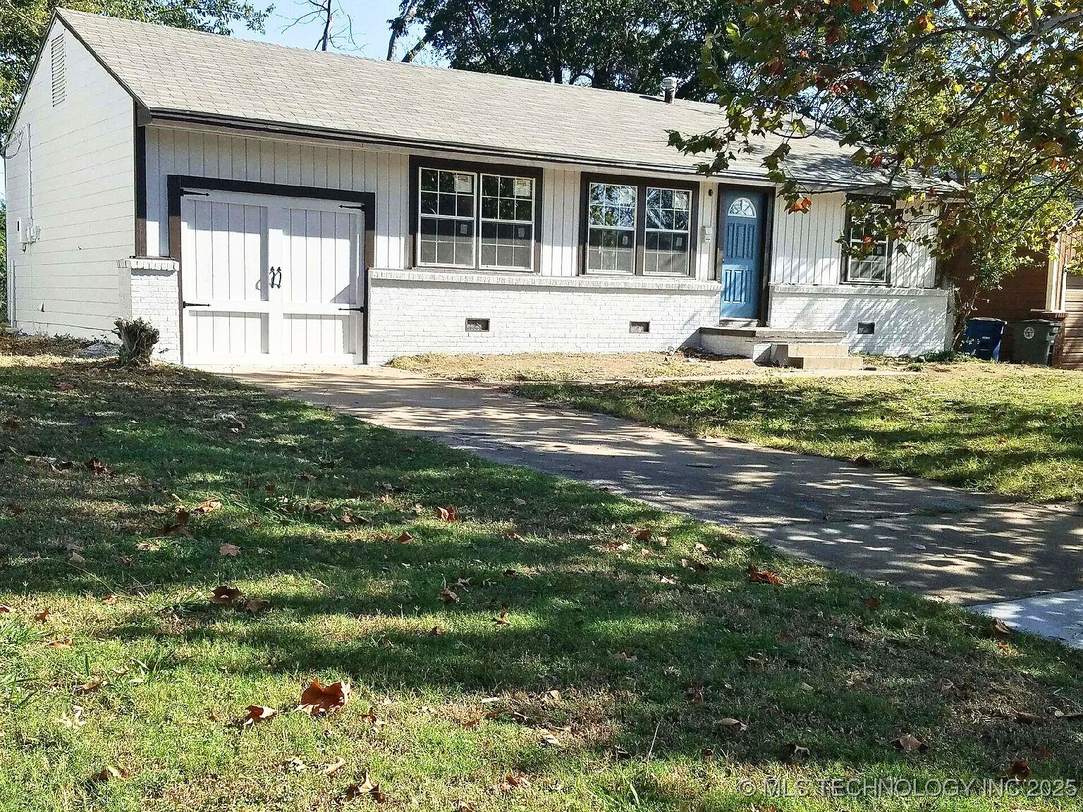 4939 N Trenton Avenue Property Photo 2