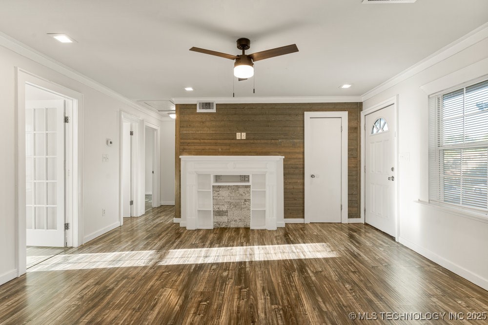 4939 N Trenton Avenue Property Photo 3