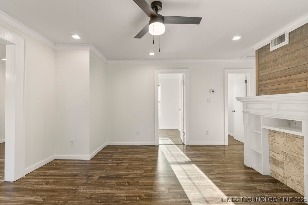 4939 N Trenton Avenue Property Photo 4