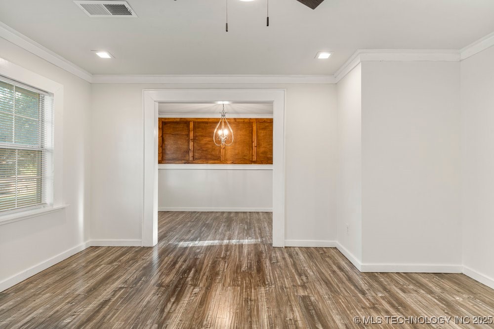 4939 N Trenton Avenue Property Photo 6