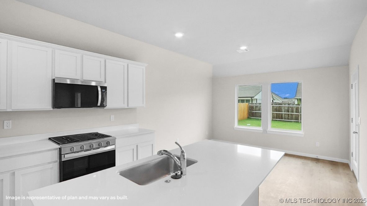 7512 N 154th East Avenue Property Photo 7