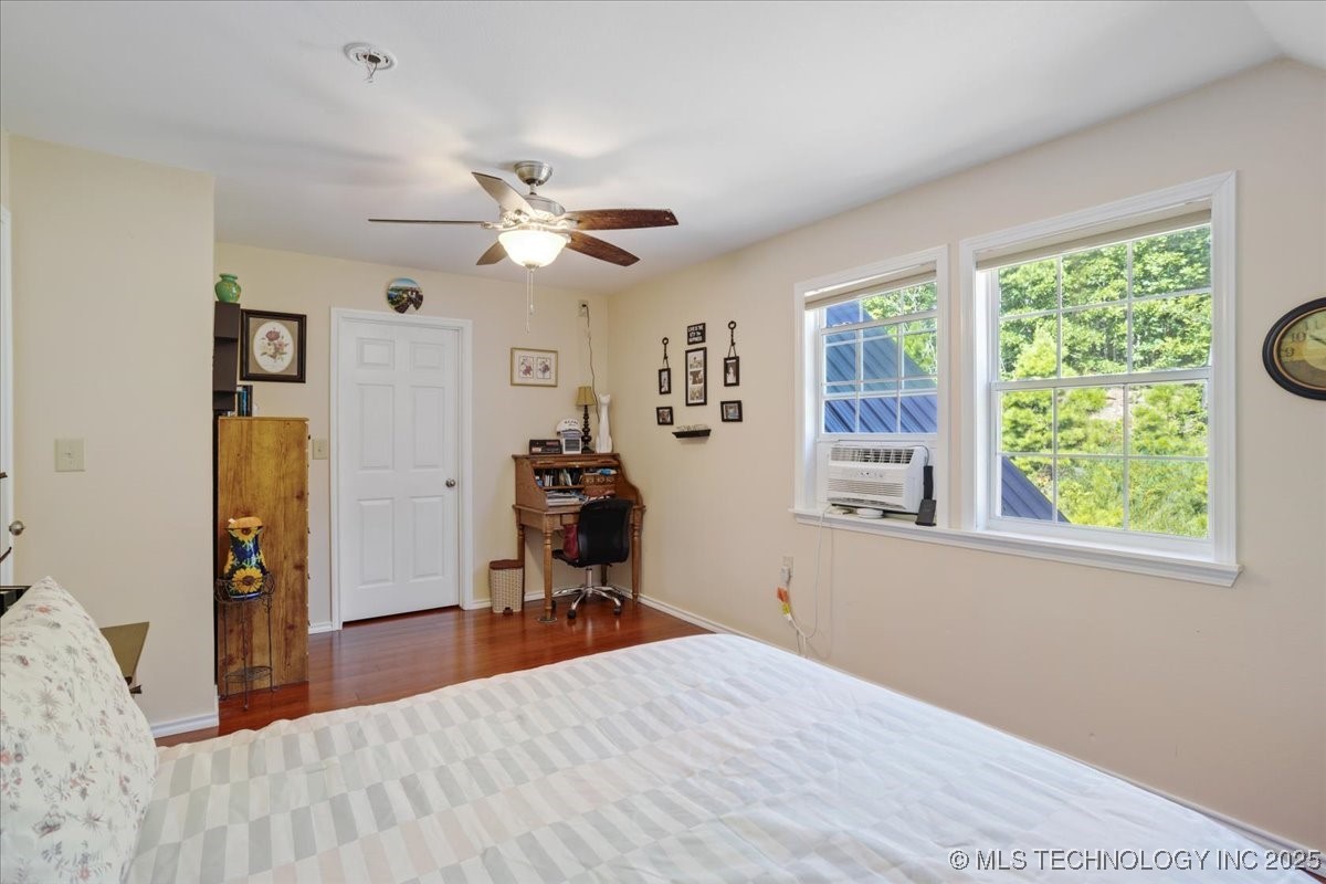 417076 E 1800 Property Photo 30