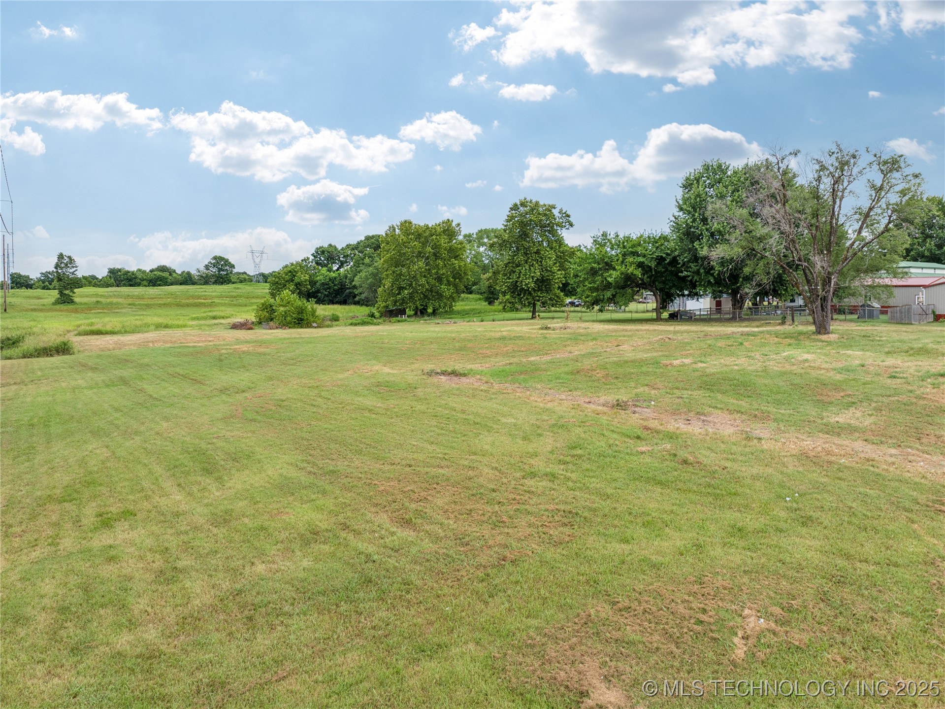 13 S 193rd East Avenue Property Photo 9
