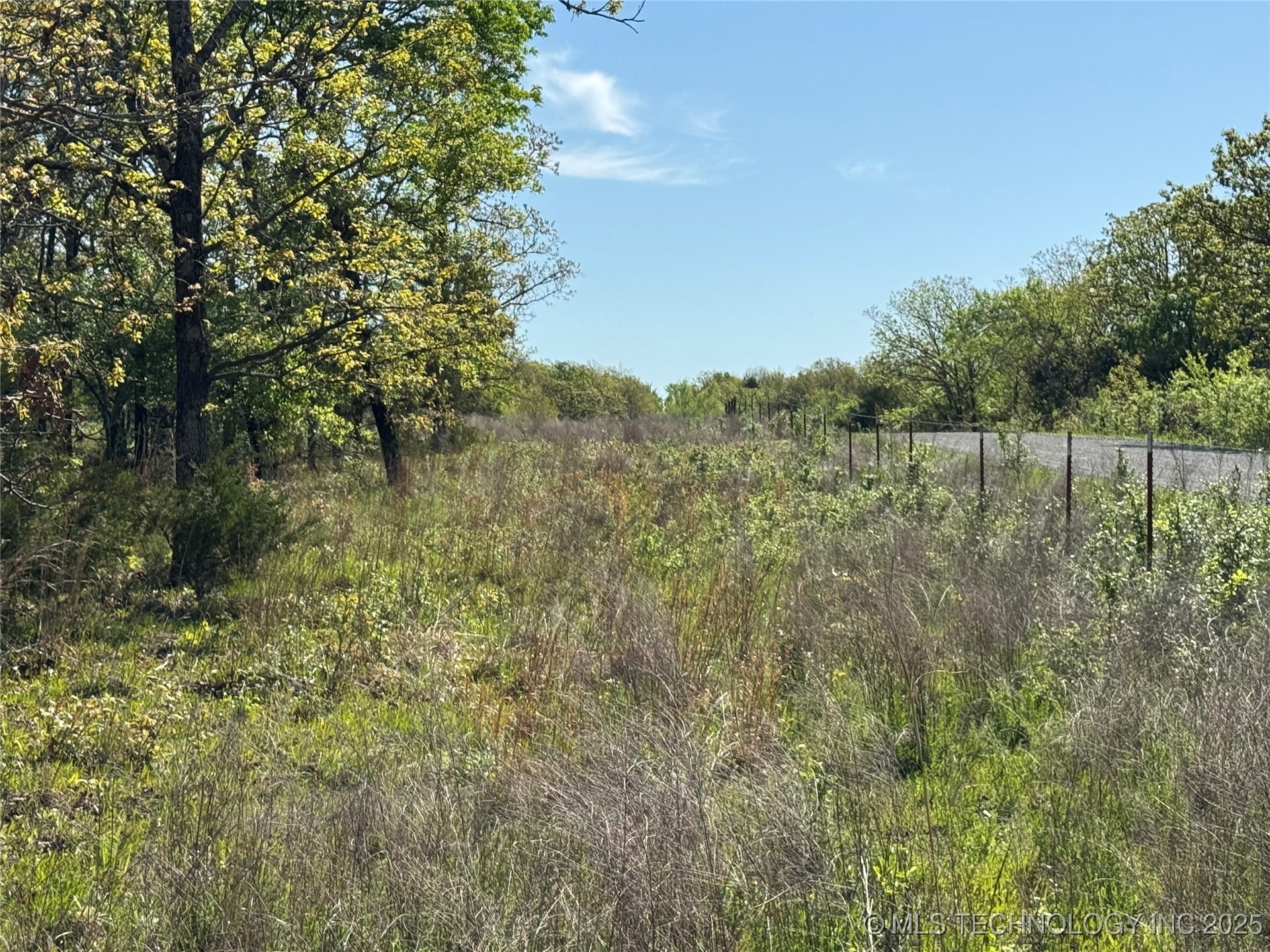 11 E Blue Creek Road Property Photo 4