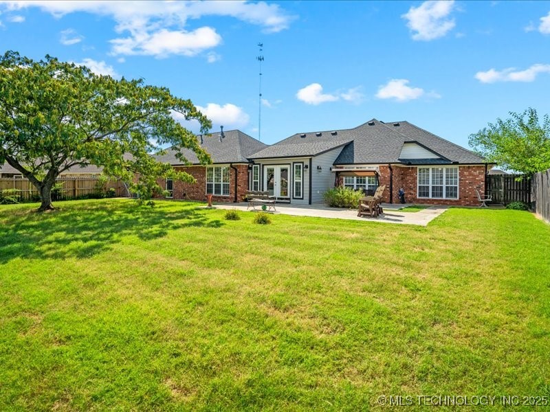 1045 W Mcintosh Avenue Property Photo 6