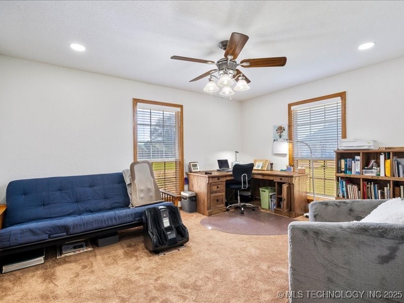 1045 W Mcintosh Avenue Property Photo 23