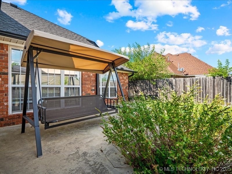 1045 W Mcintosh Avenue Property Photo 26