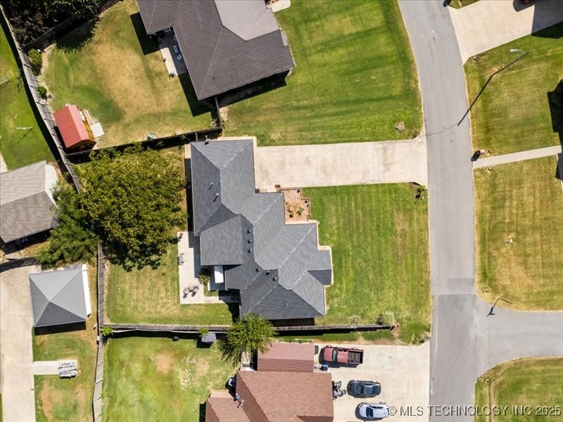 1045 W Mcintosh Avenue Property Photo 29