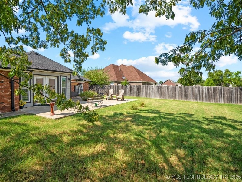 1045 W Mcintosh Avenue Property Photo 31