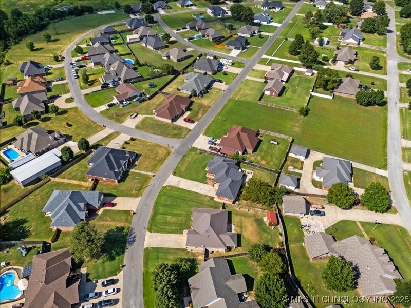 1045 W Mcintosh Avenue Property Photo 32