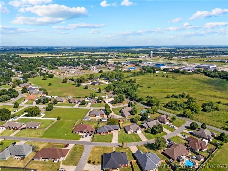 1045 W Mcintosh Avenue Property Photo 33