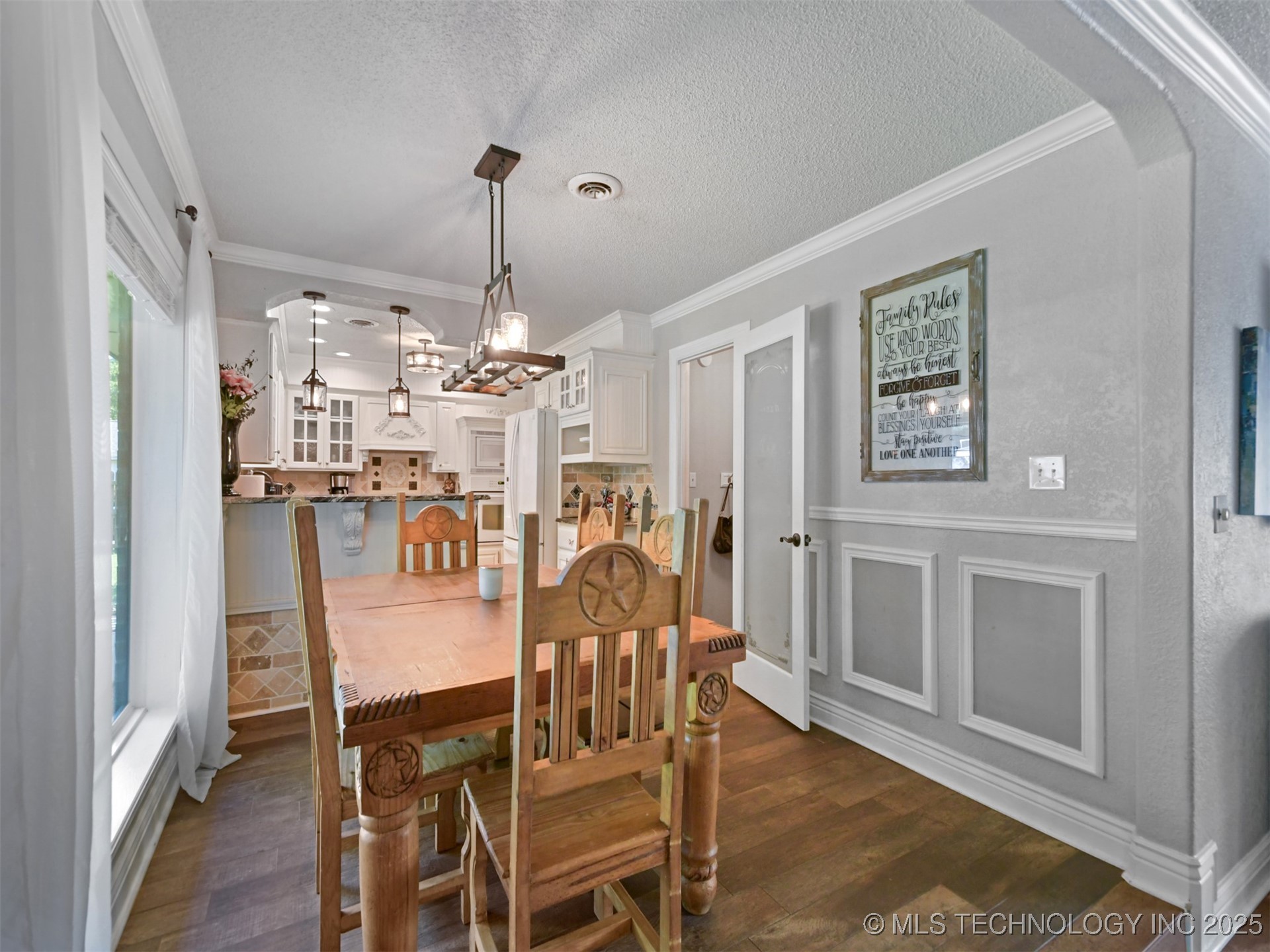 402 Beaumont Drive Property Photo 8