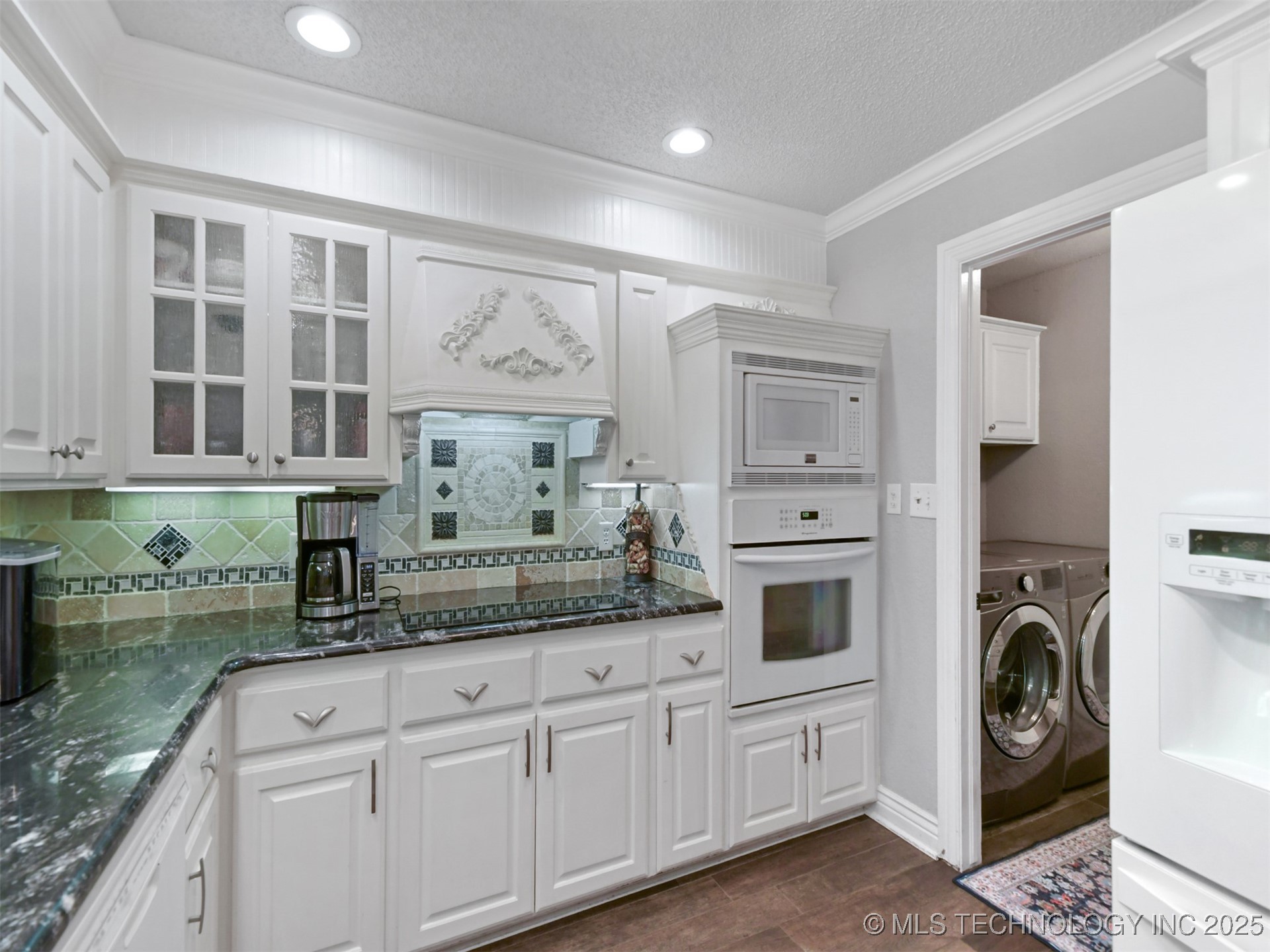 402 Beaumont Drive Property Photo 11