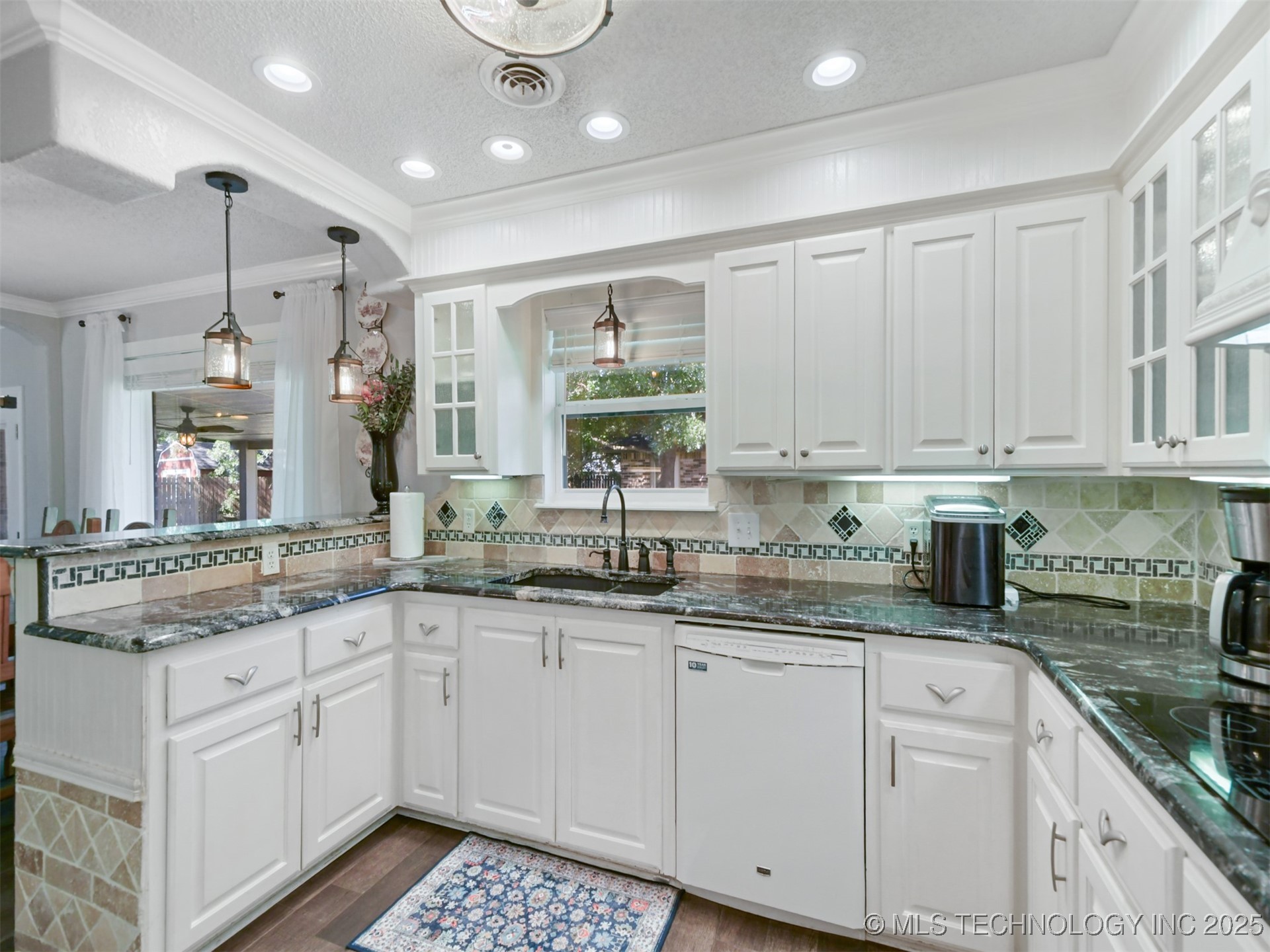 402 Beaumont Drive Property Photo 12