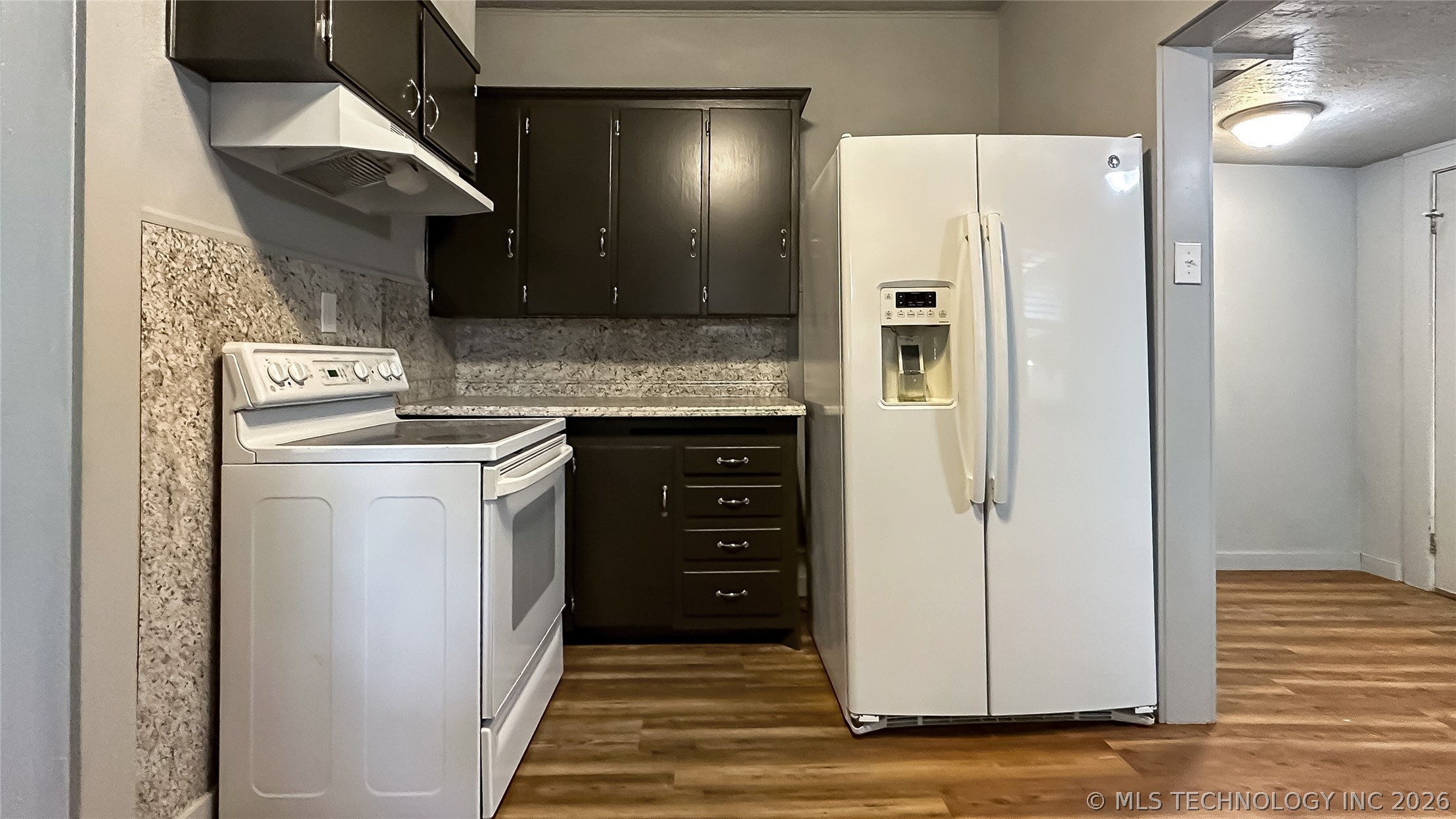 700 Lincoln Property Photo 7