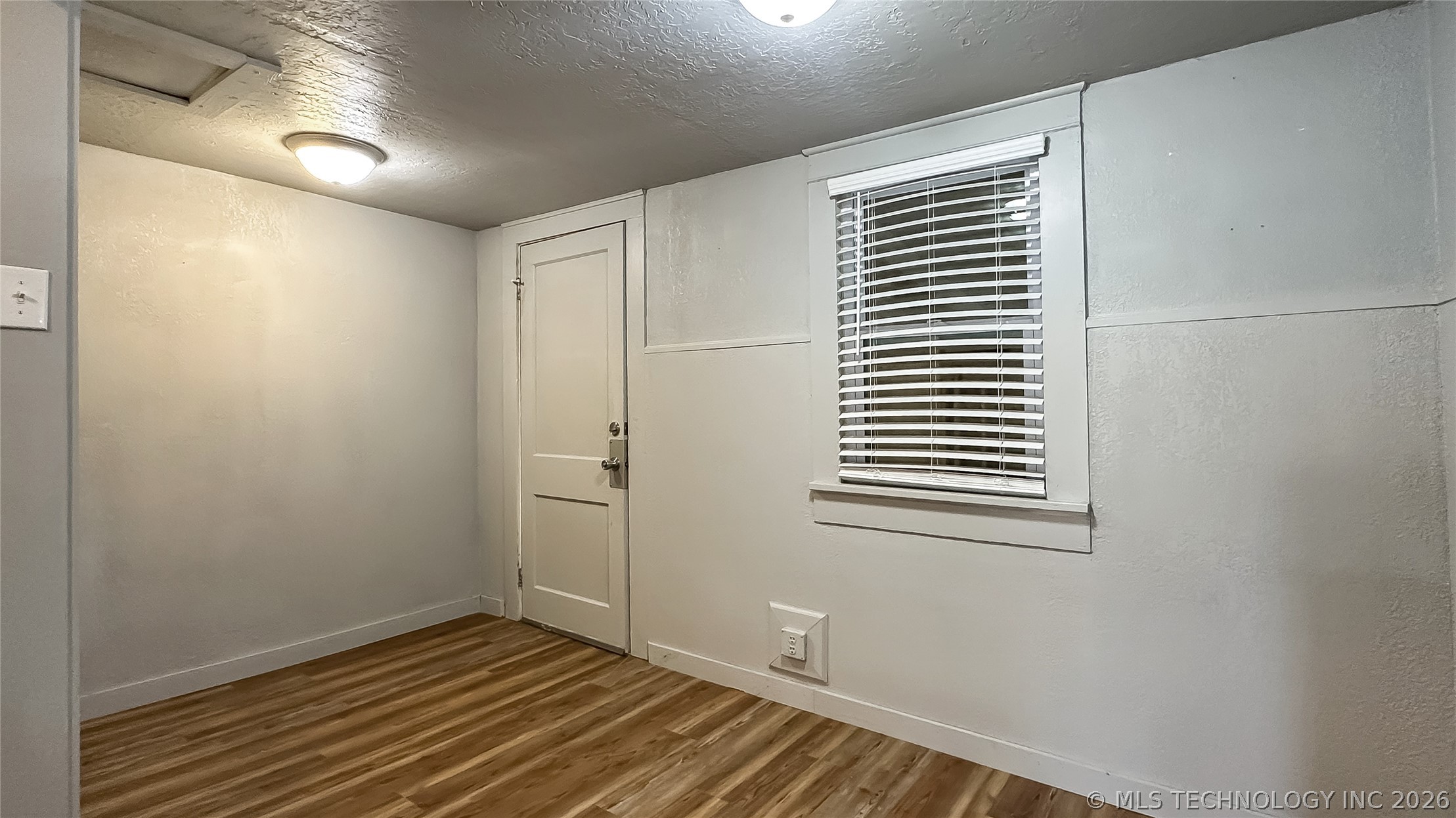 700 Lincoln Property Photo 9