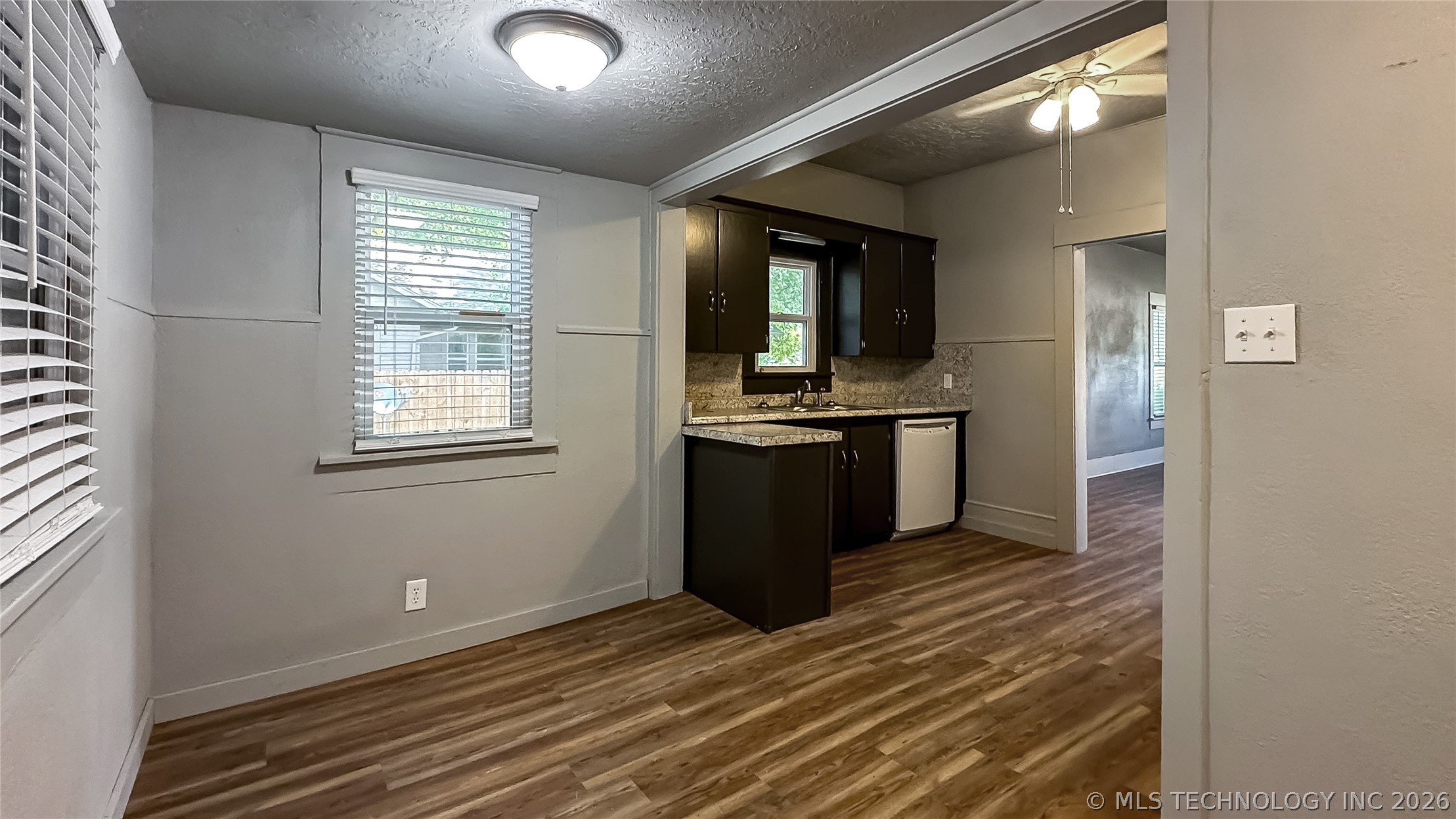 700 Lincoln Property Photo 10