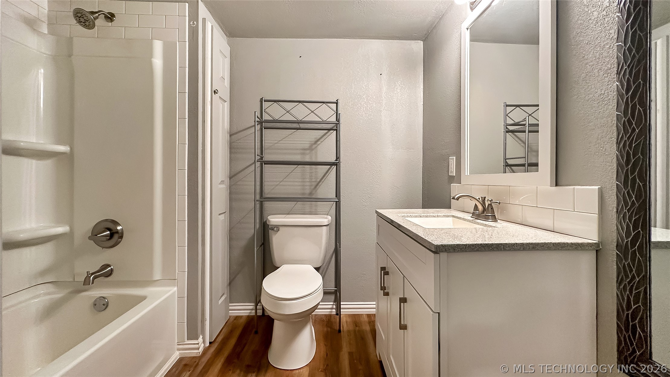 700 Lincoln Property Photo 17