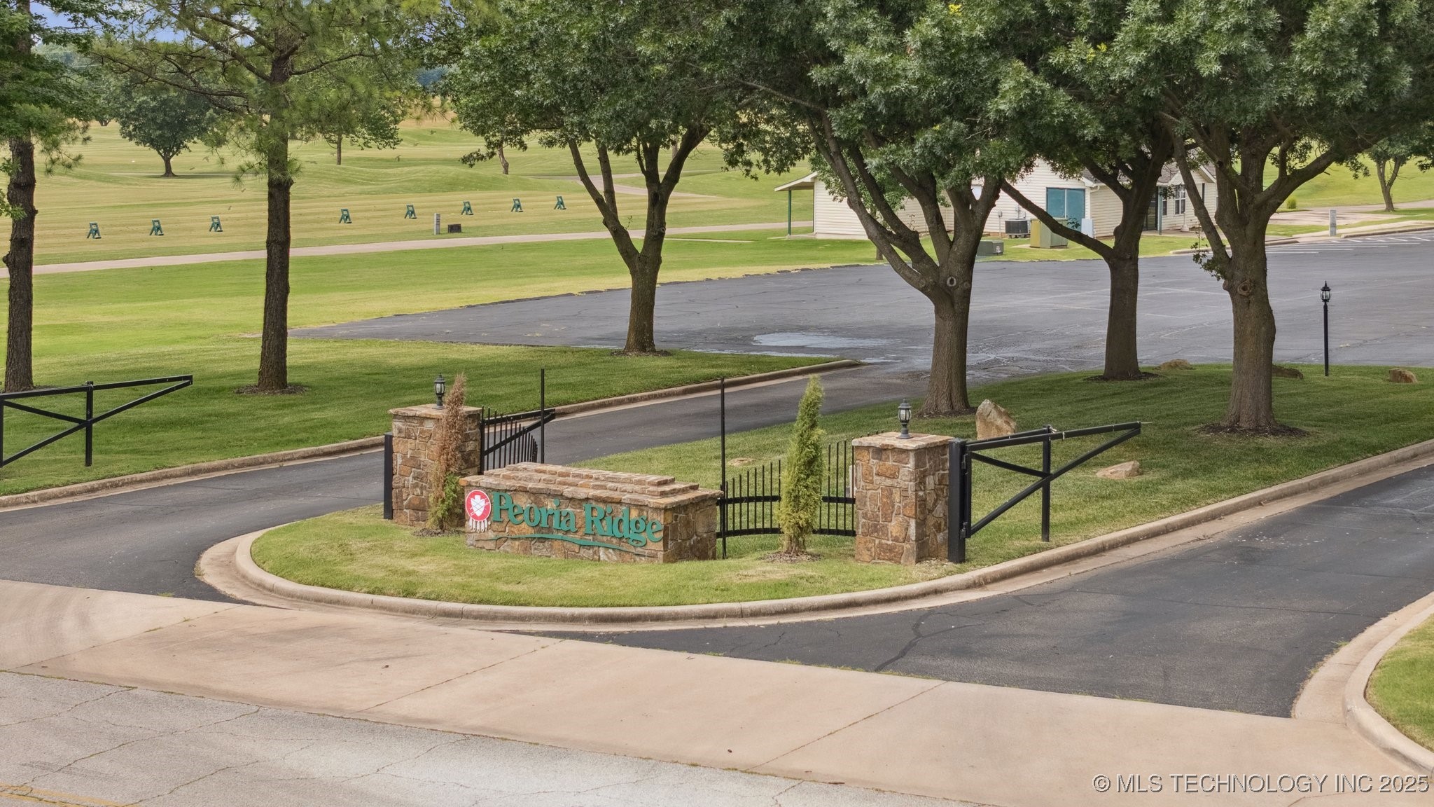 10301 S 600 Road Property Photo 2