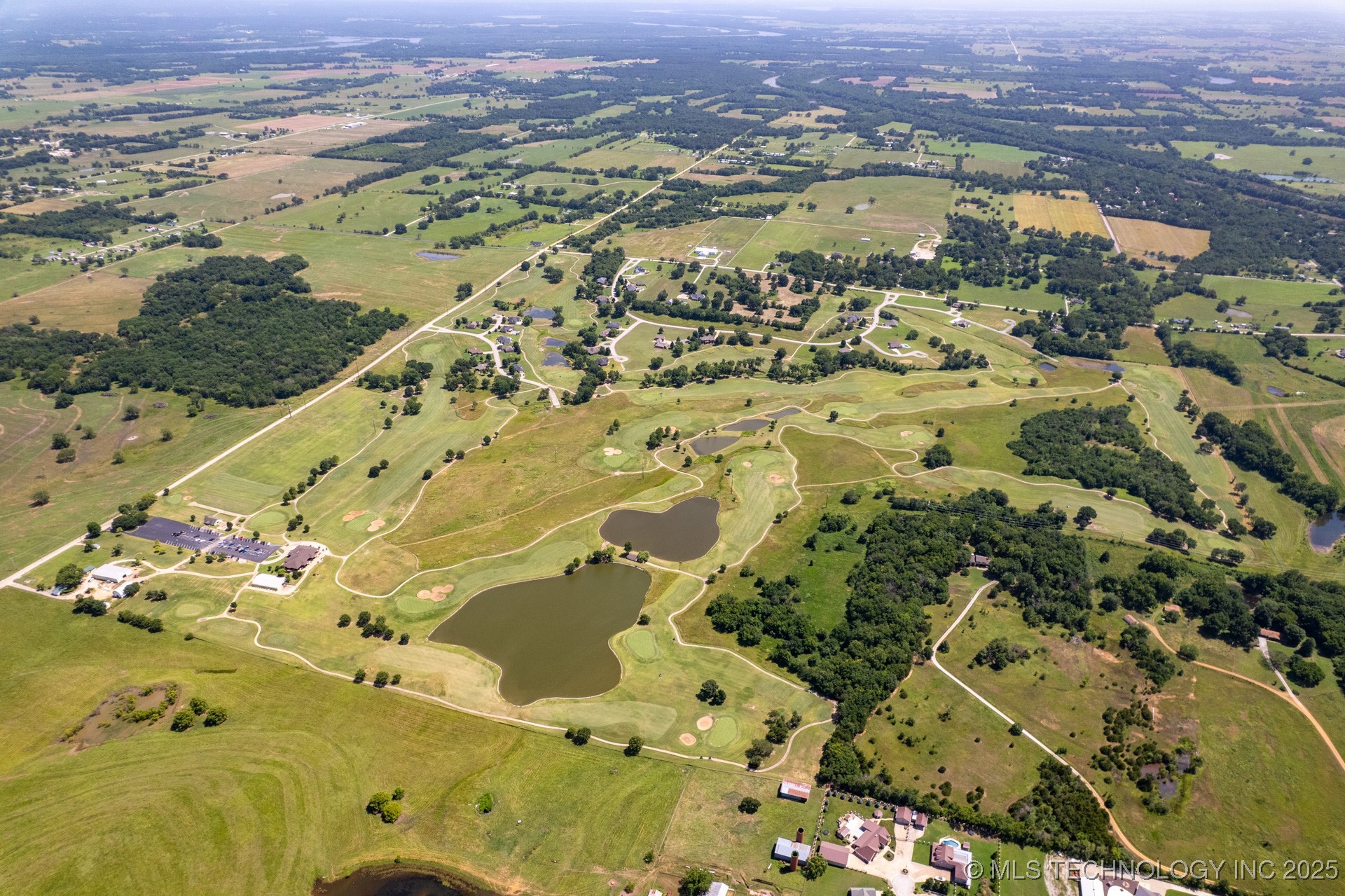 10301 S 600 Road Property Photo 3