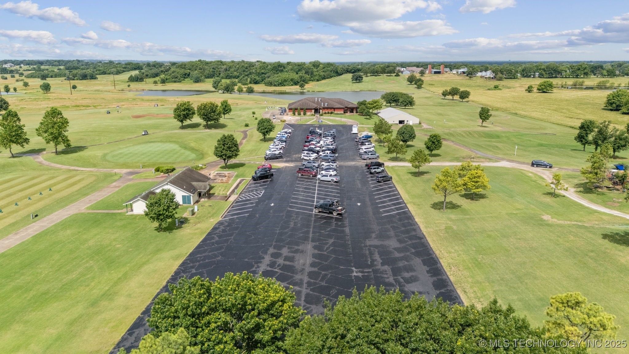 10301 S 600 Road Property Photo 5