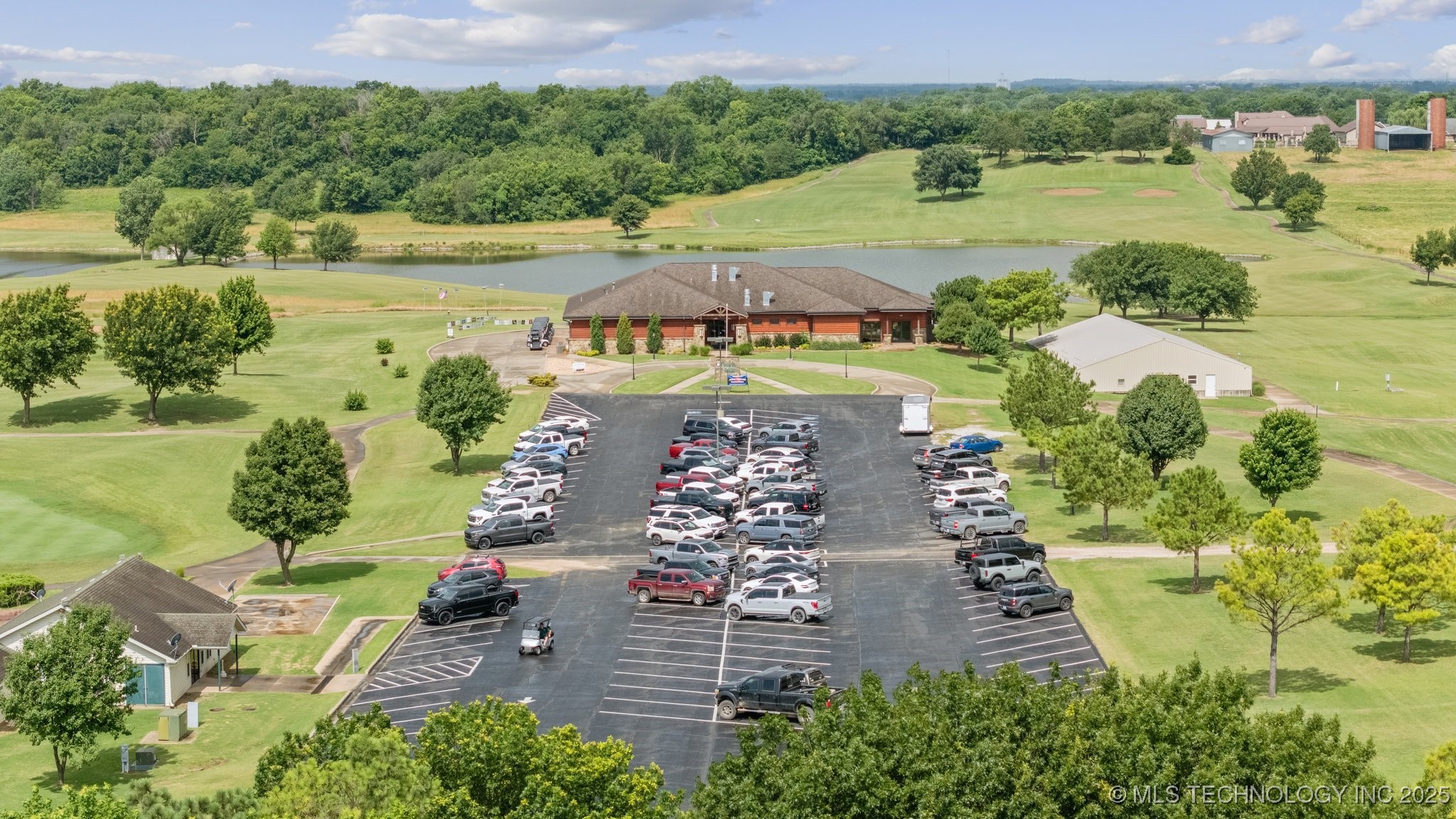 10301 S 600 Road Property Photo 6