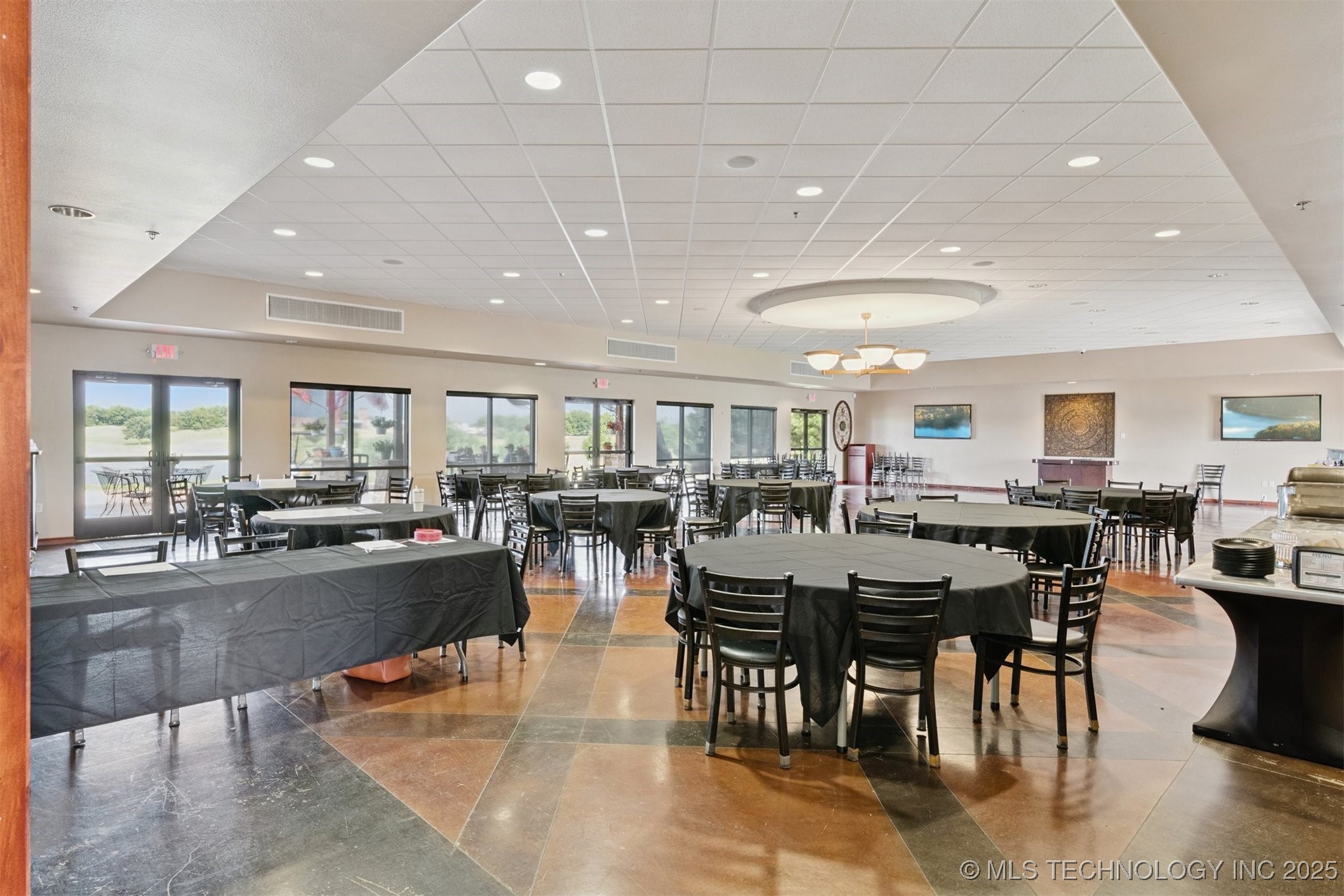 10301 S 600 Road Property Photo 12