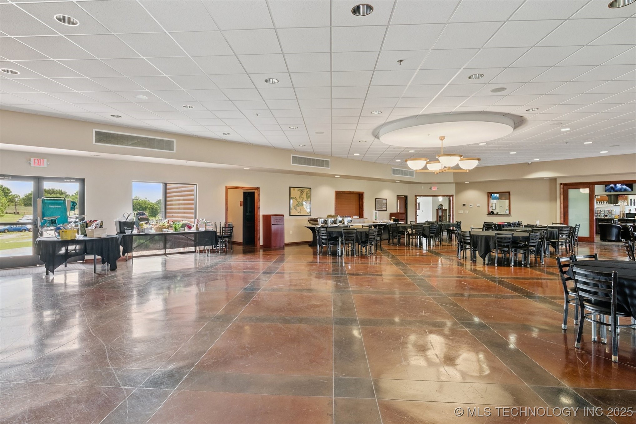 10301 S 600 Road Property Photo 16