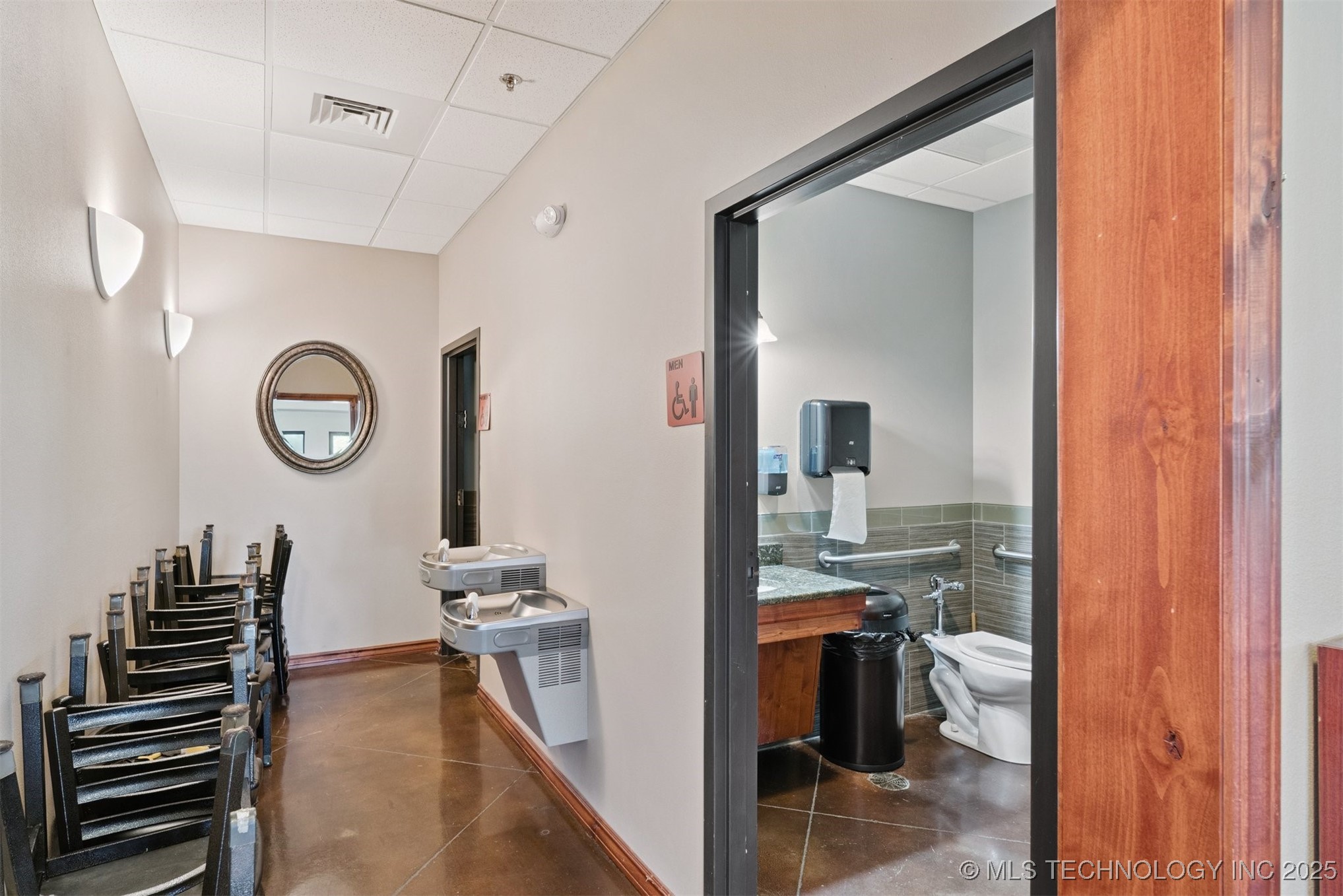 10301 S 600 Road Property Photo 18