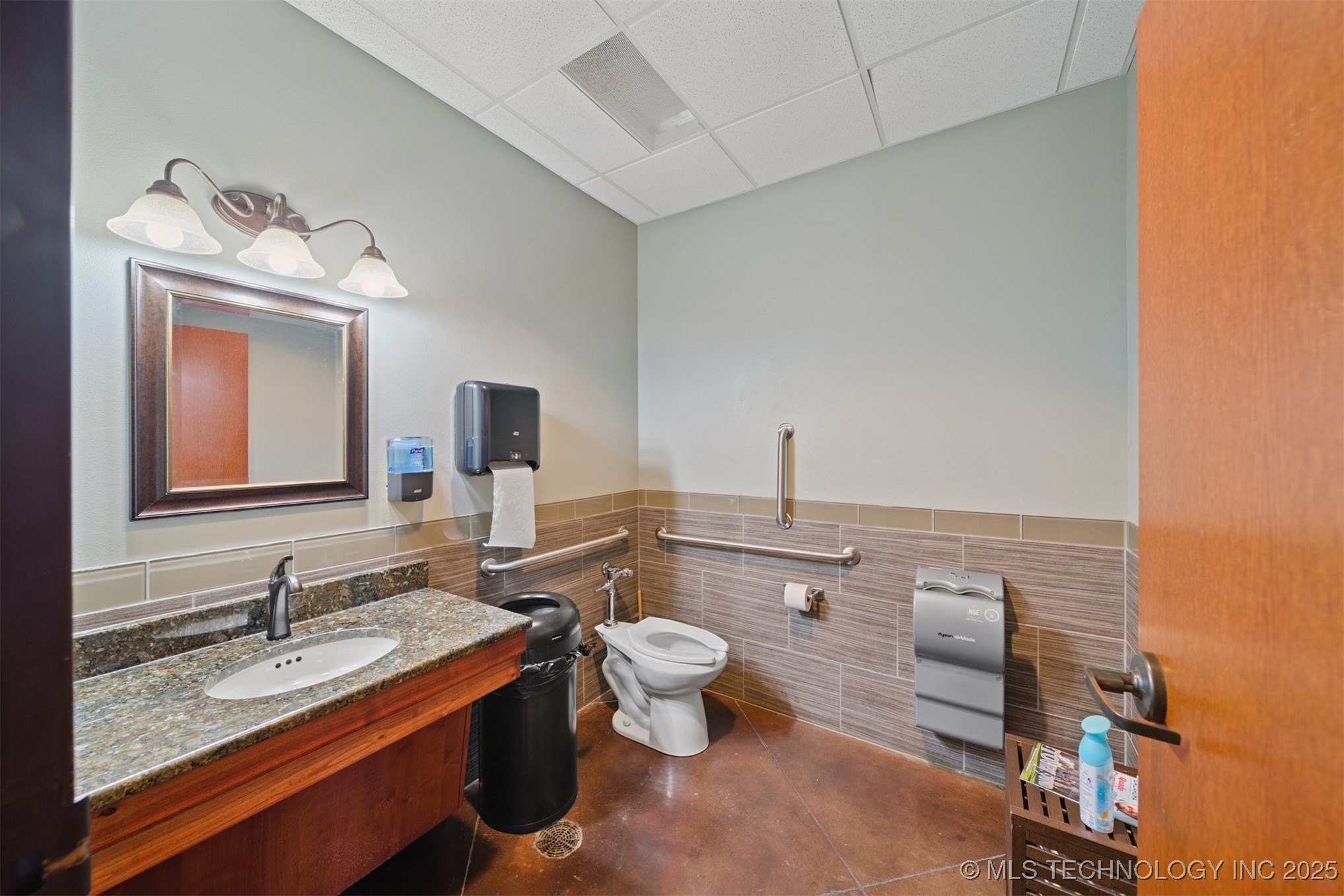 10301 S 600 Road Property Photo 19