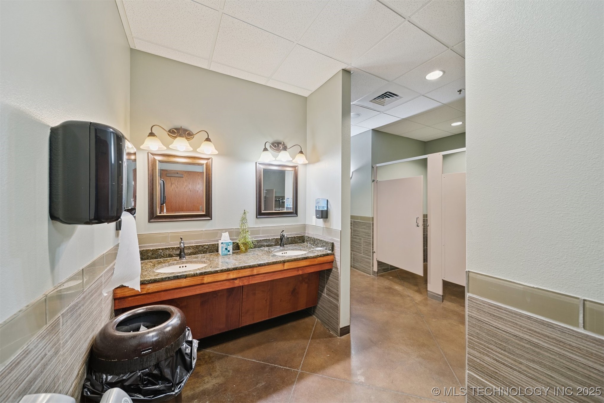 10301 S 600 Road Property Photo 27