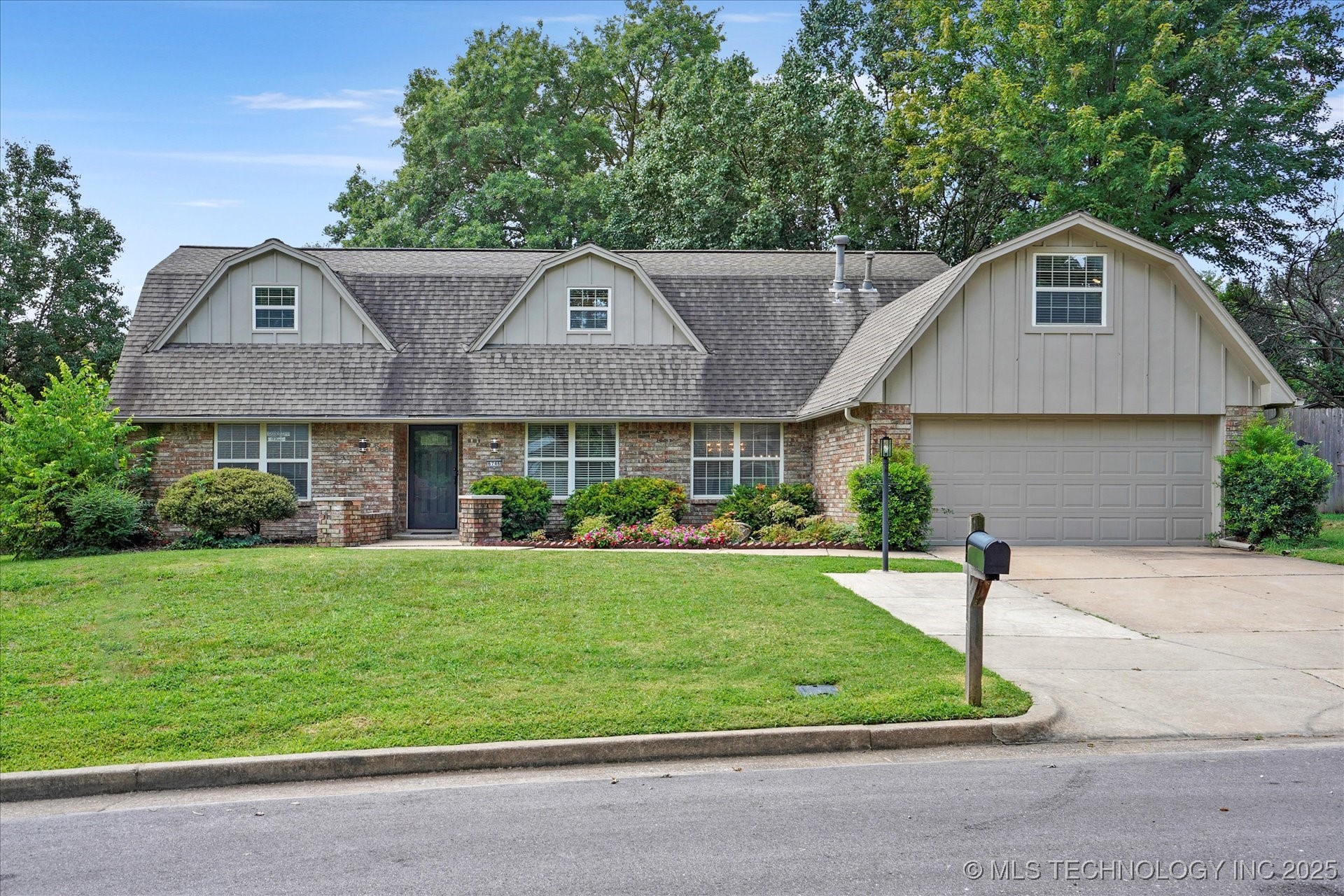 6746 S 66th East Avenue Property Photo 1