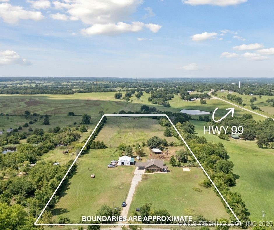 360835 W 1st Street S Property Photo 2