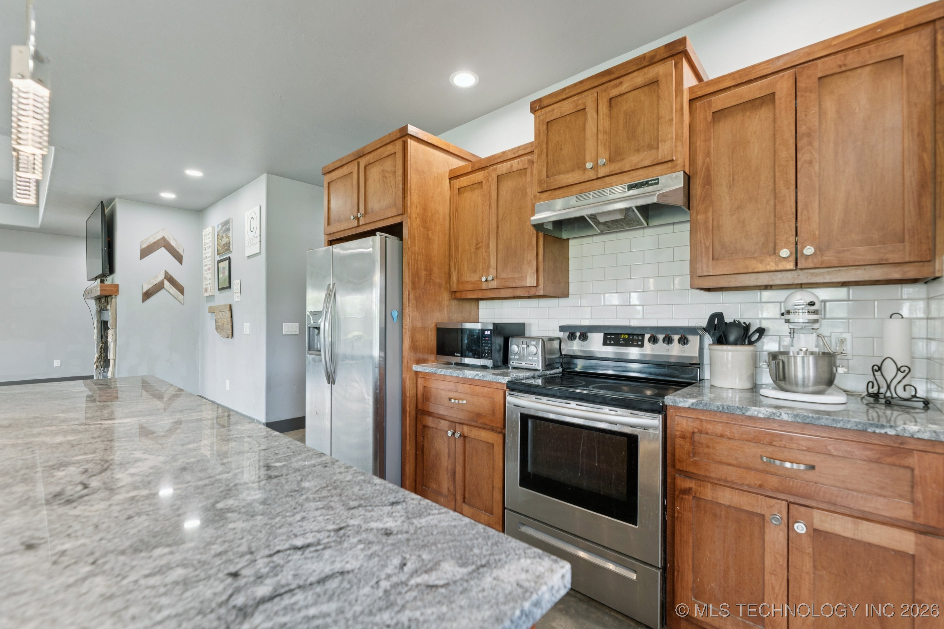 360835 W 1st Street S Property Photo 14