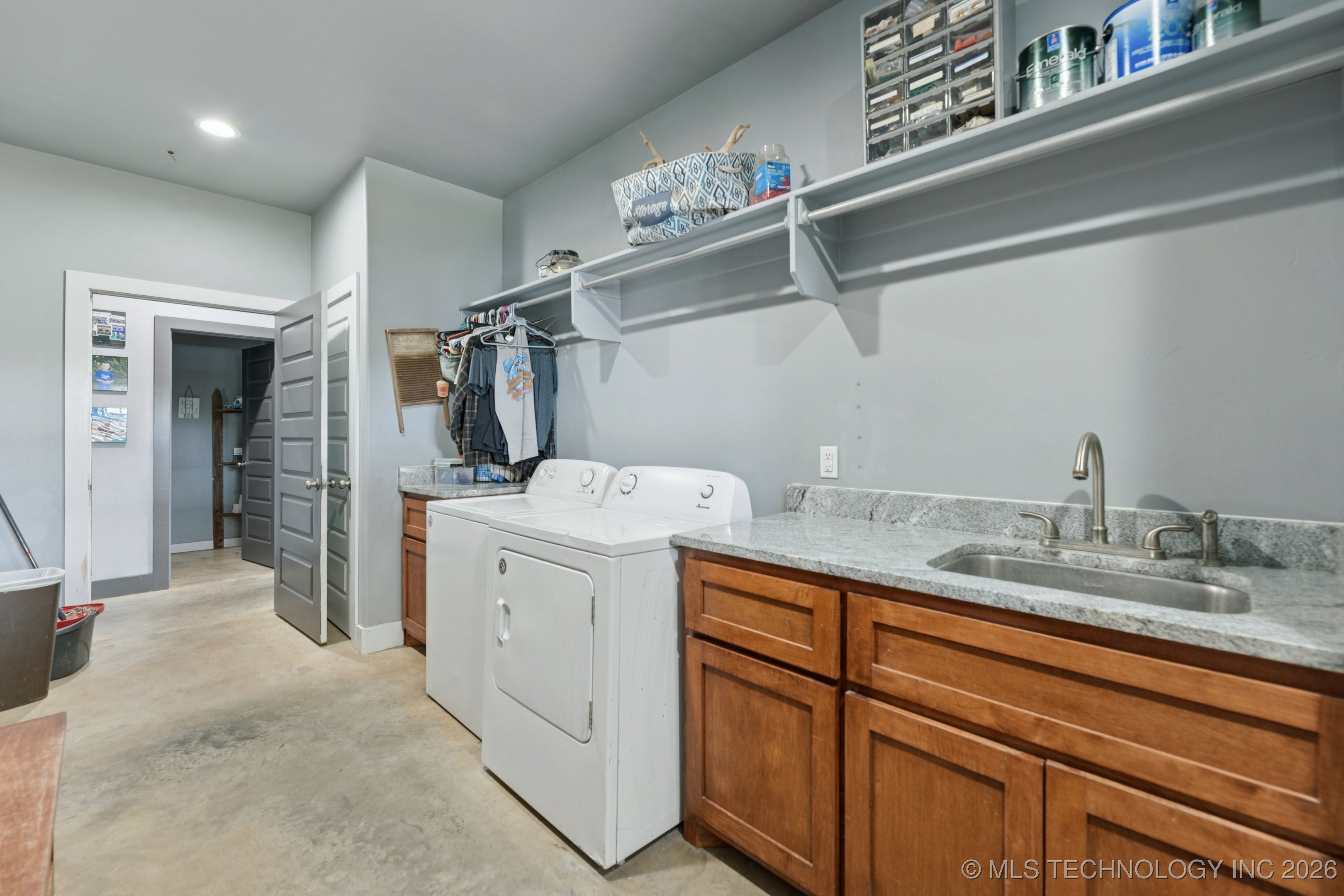 360835 W 1st Street S Property Photo 19