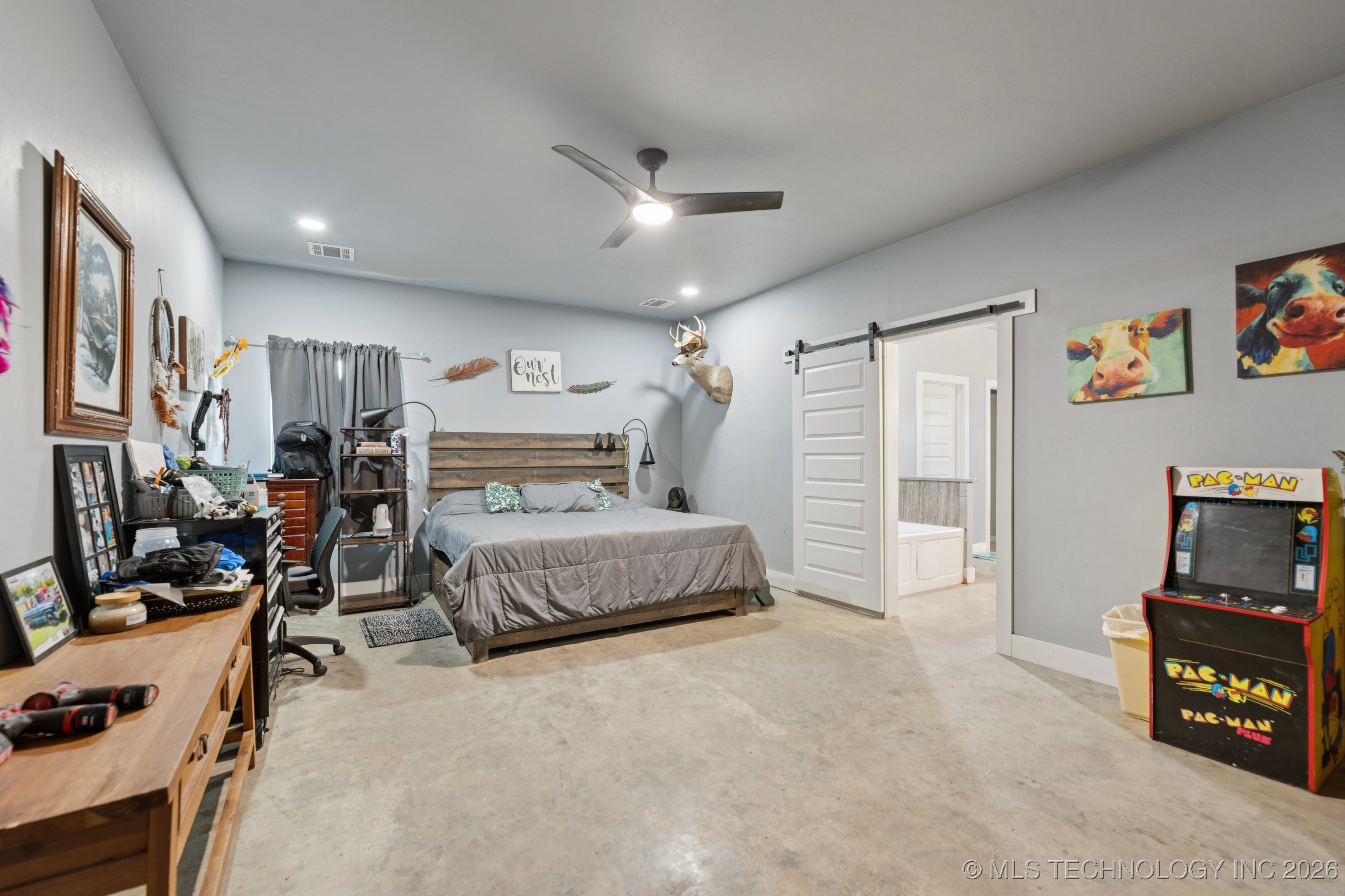 360835 W 1st Street S Property Photo 20