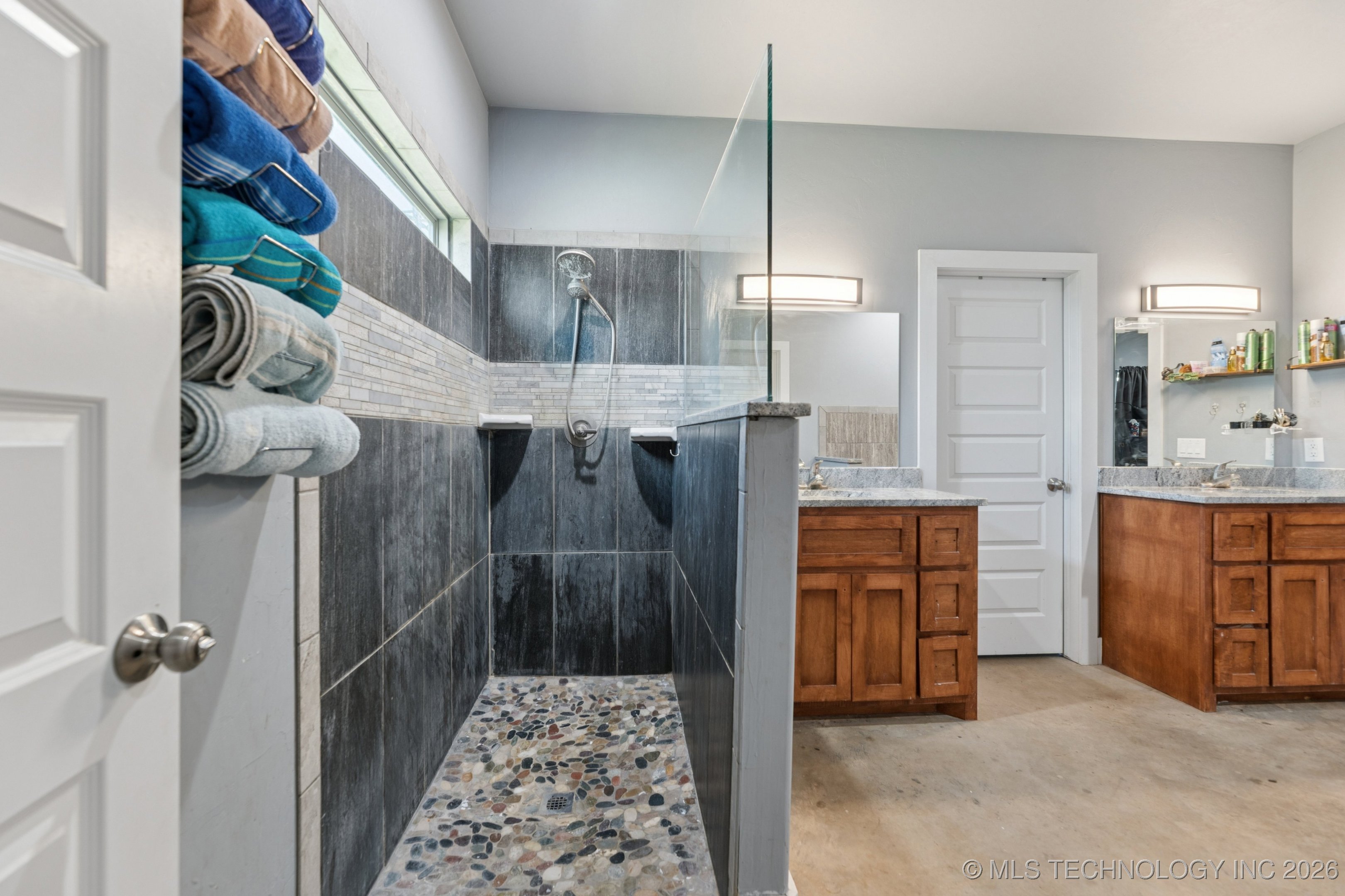 360835 W 1st Street S Property Photo 22