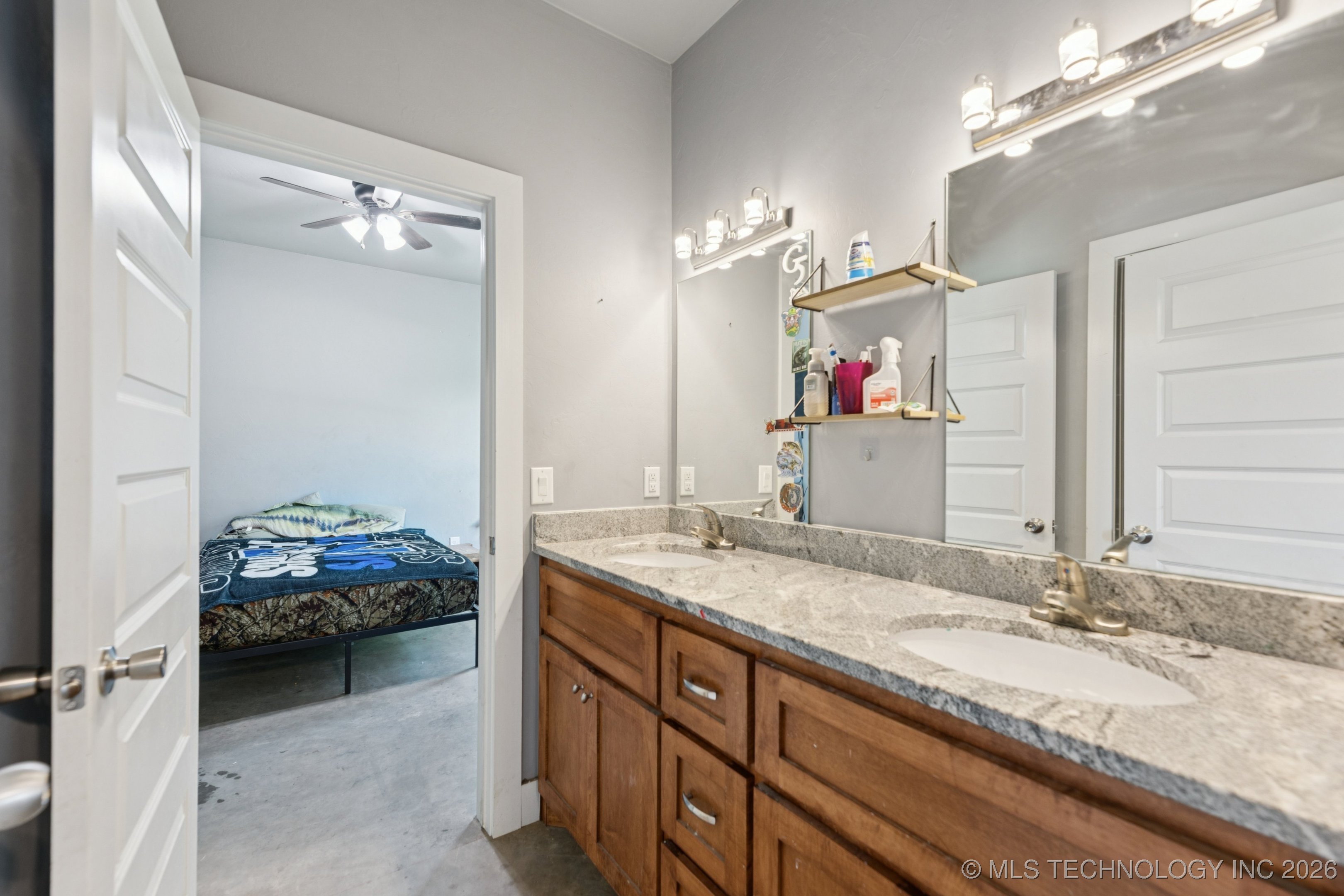 360835 W 1st Street S Property Photo 25