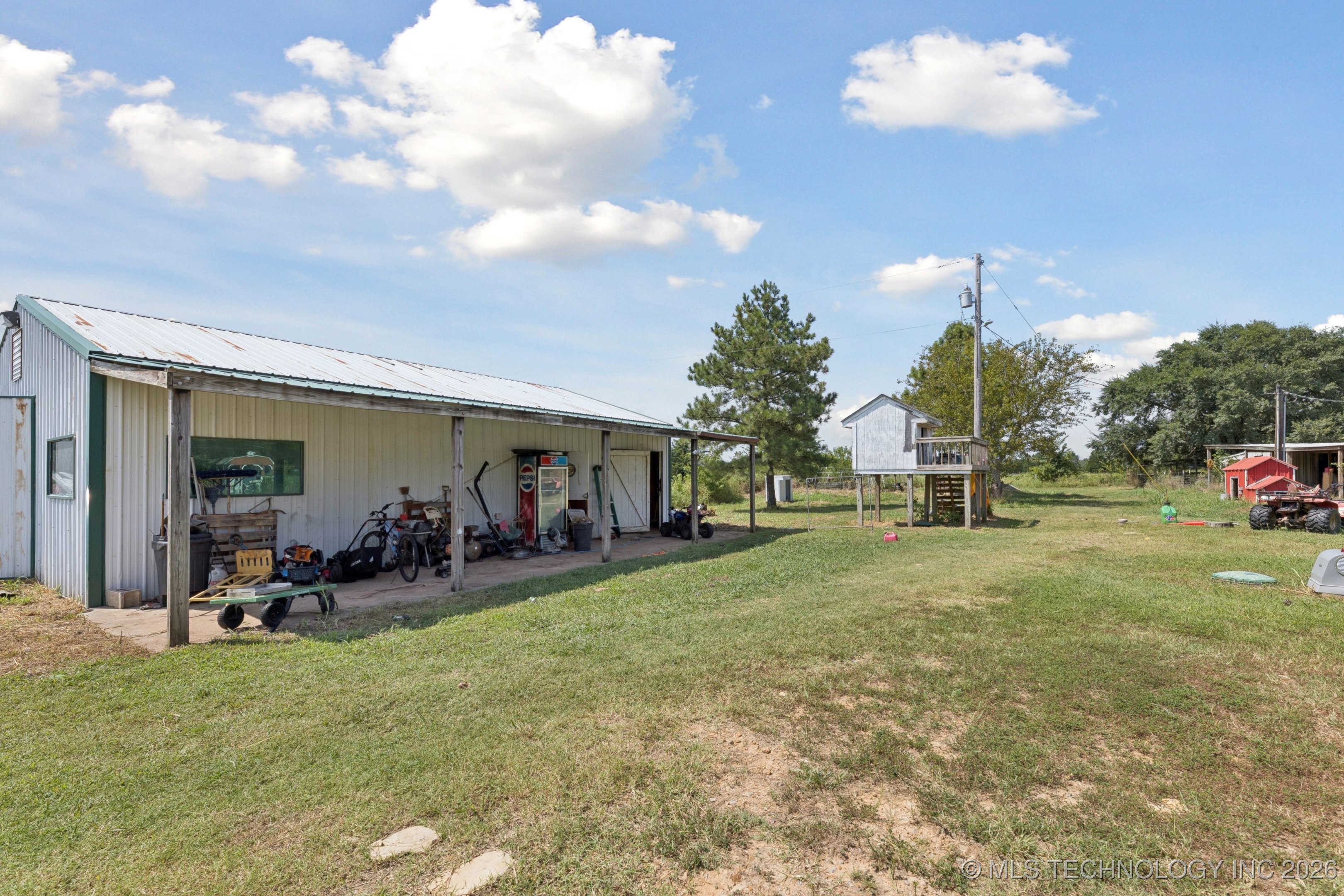 360835 W 1st Street S Property Photo 30